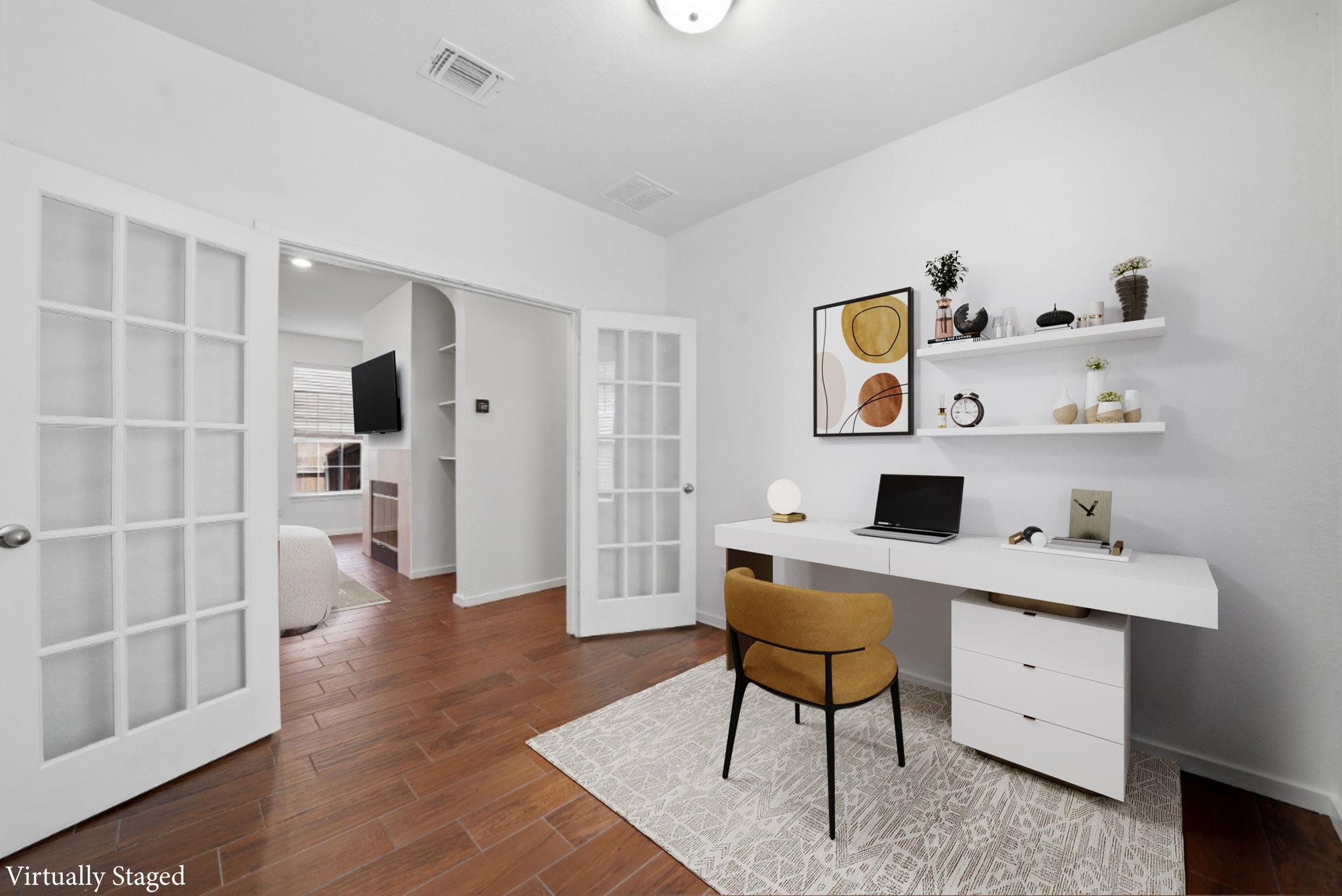 225 Danablu Dr, Hutto, TX 78634