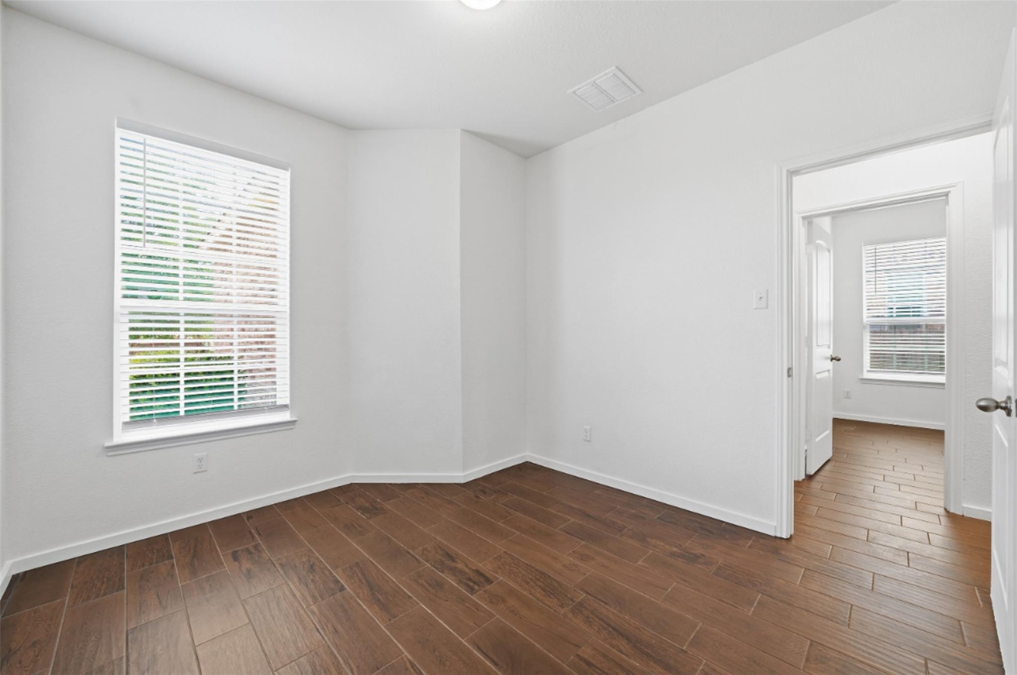 225 Danablu Dr, Hutto, TX 78634