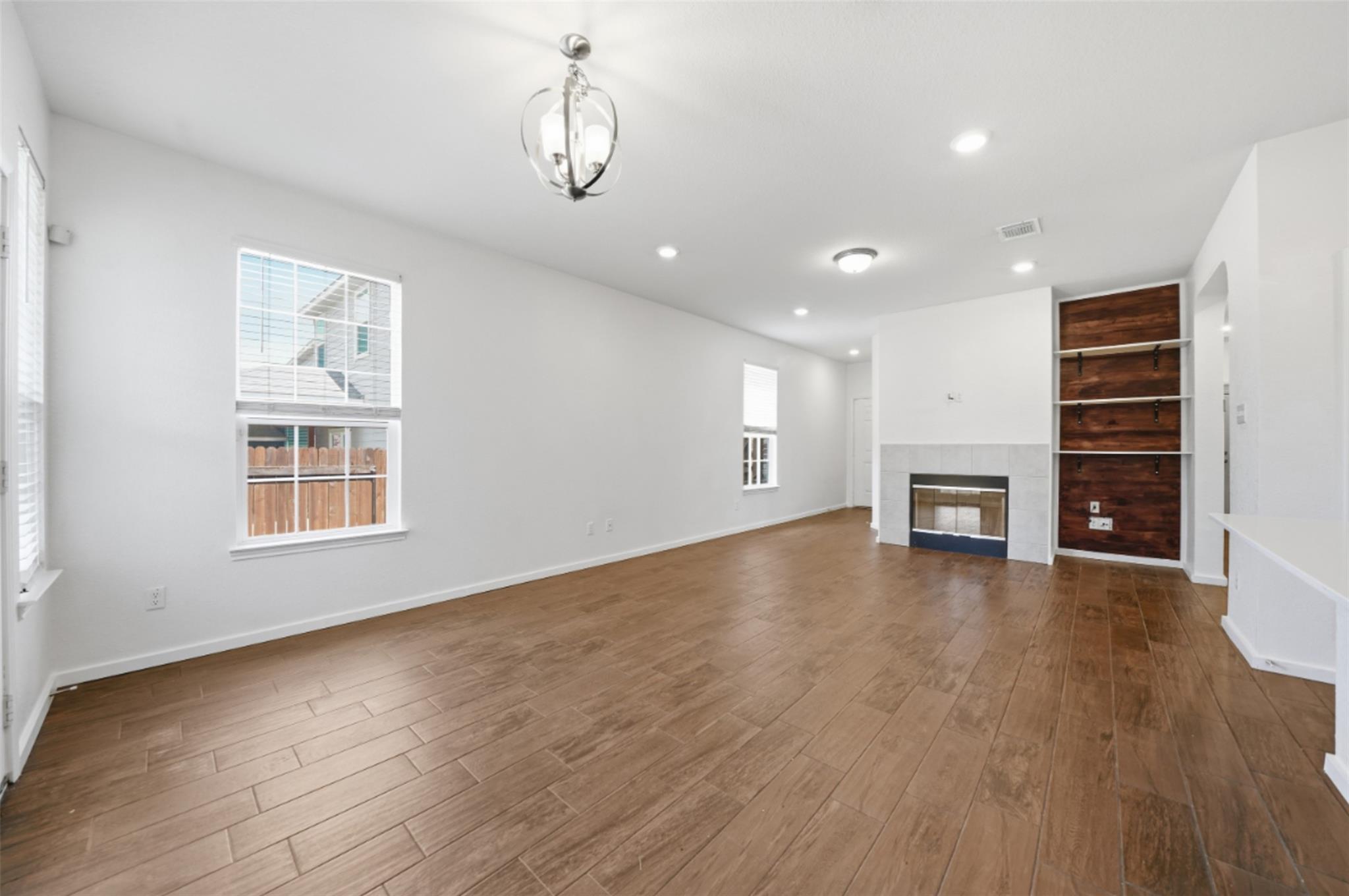 225 Danablu Dr, Hutto, TX 78634