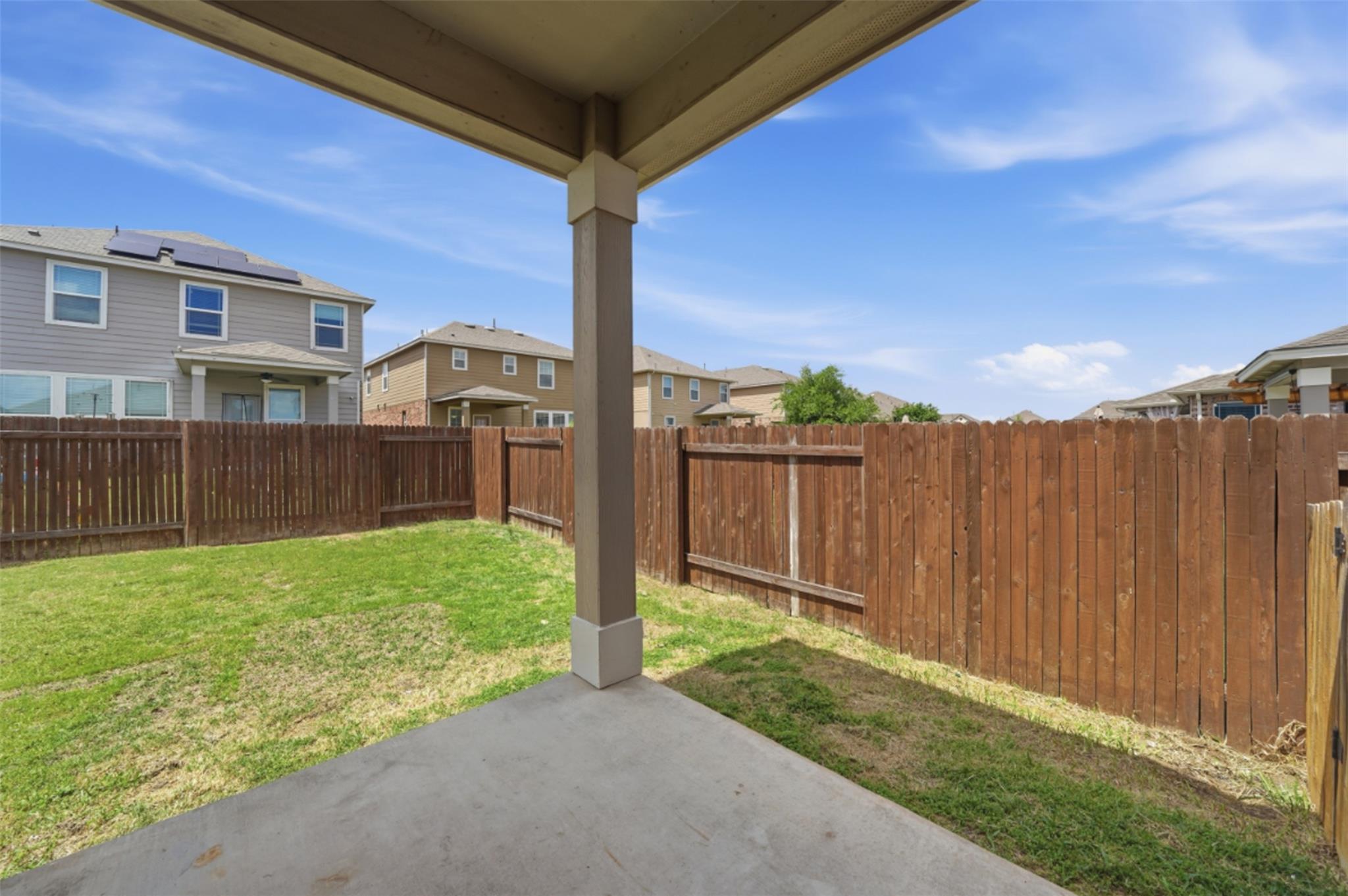 225 Danablu Dr, Hutto, TX 78634
