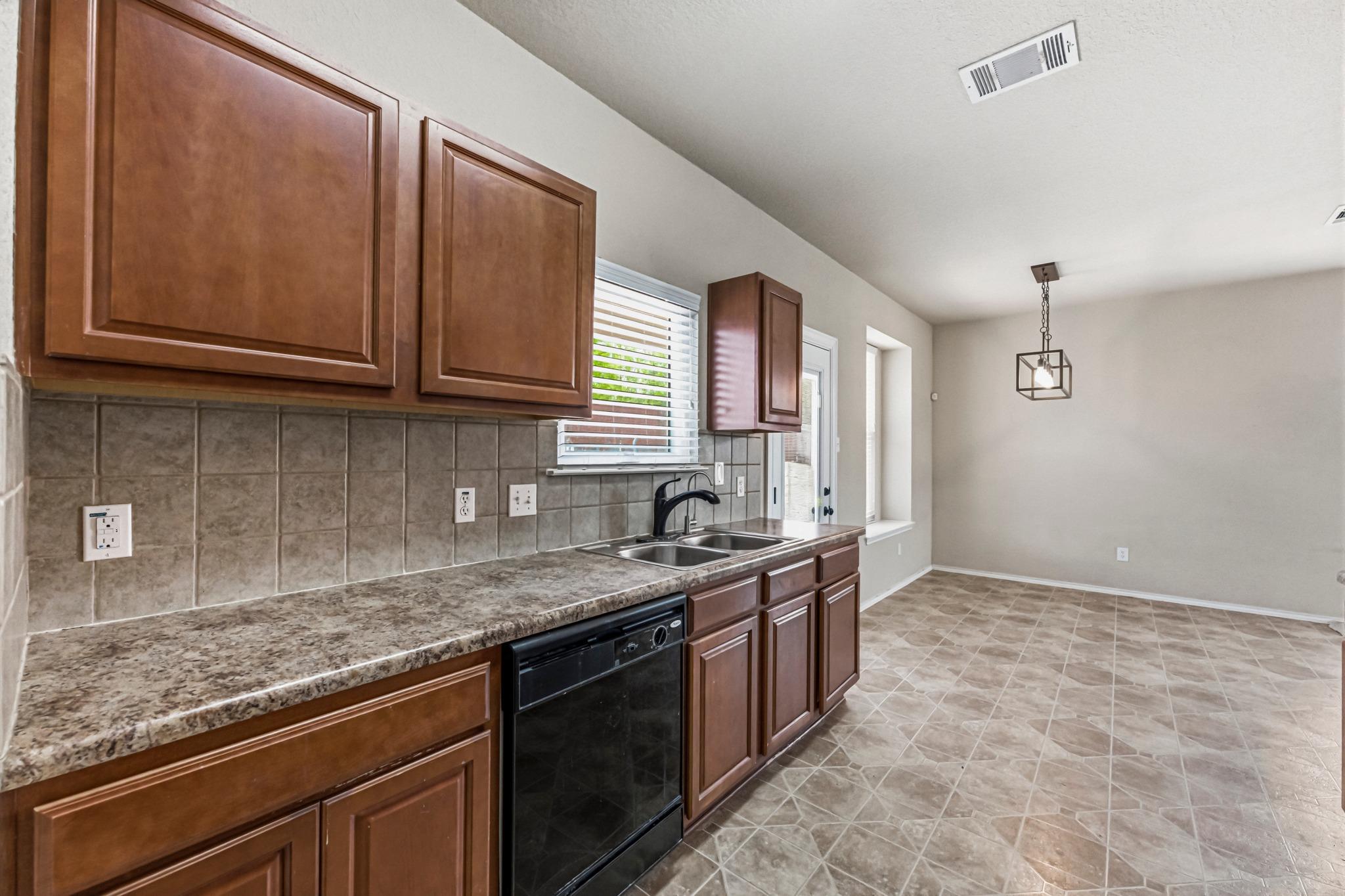 164 Regent Cv, Kyle, TX 78640