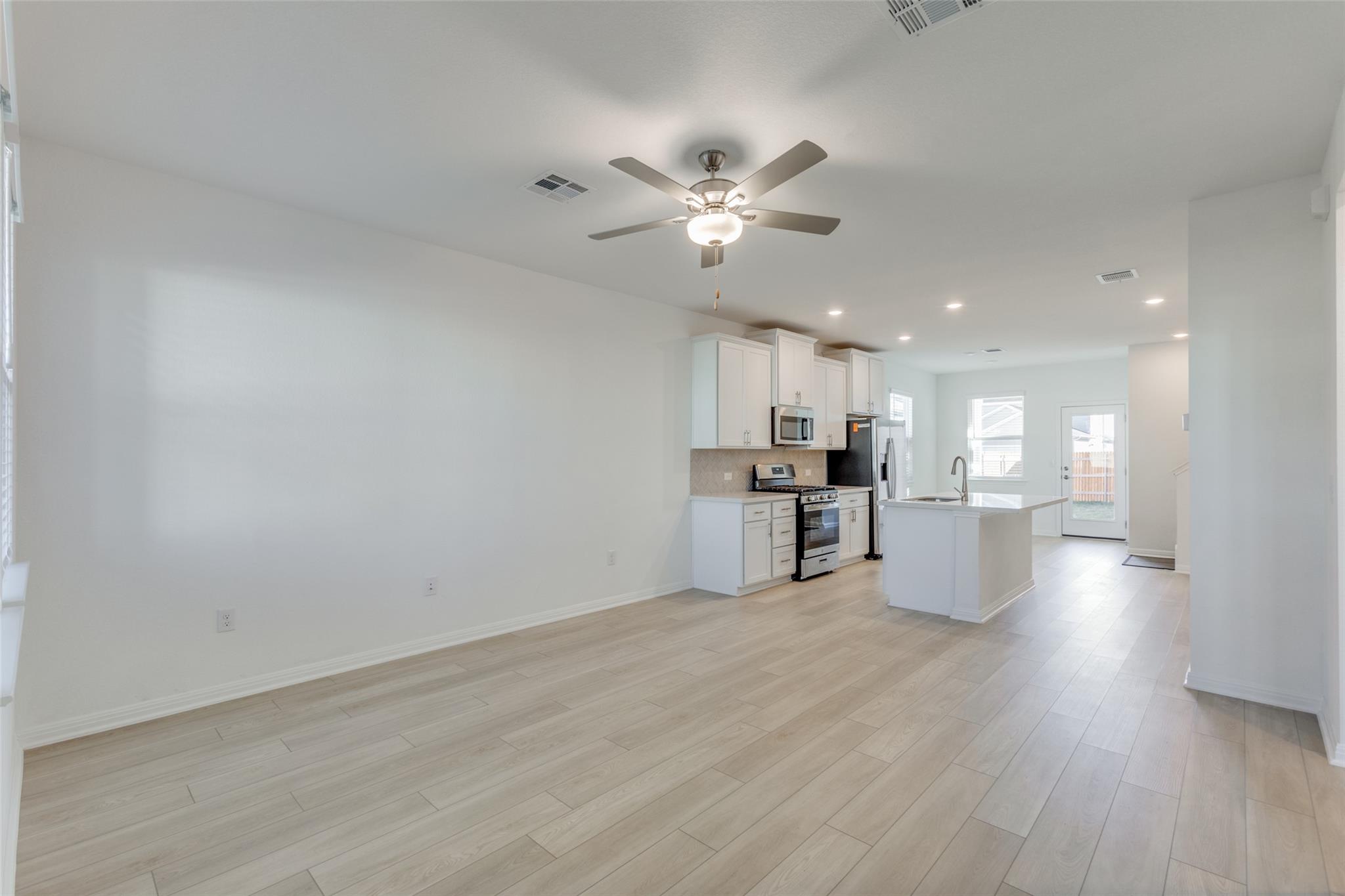 13917 Gilwell Dr, Del Valle, TX 78617