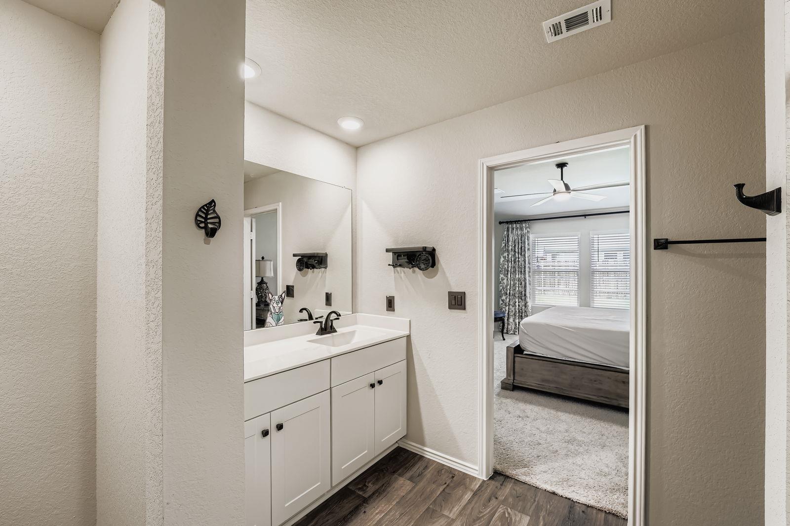 6008 Shanjia Dr, Austin, TX 78724