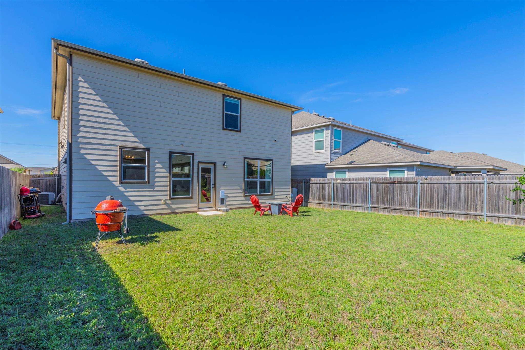 728 Bailey Park Dr, Jarrell, TX 76537