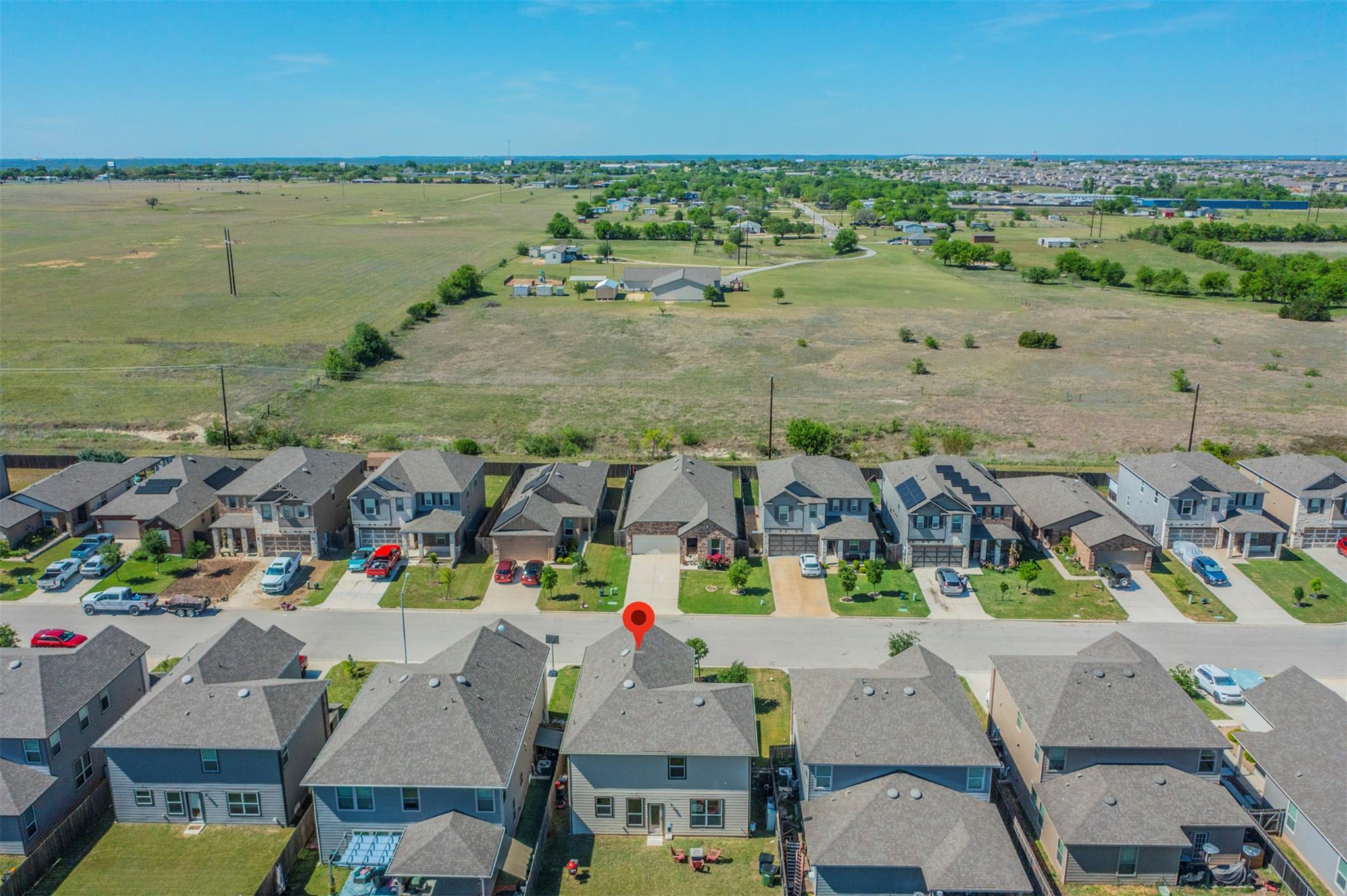 728 Bailey Park Dr, Jarrell, TX 76537