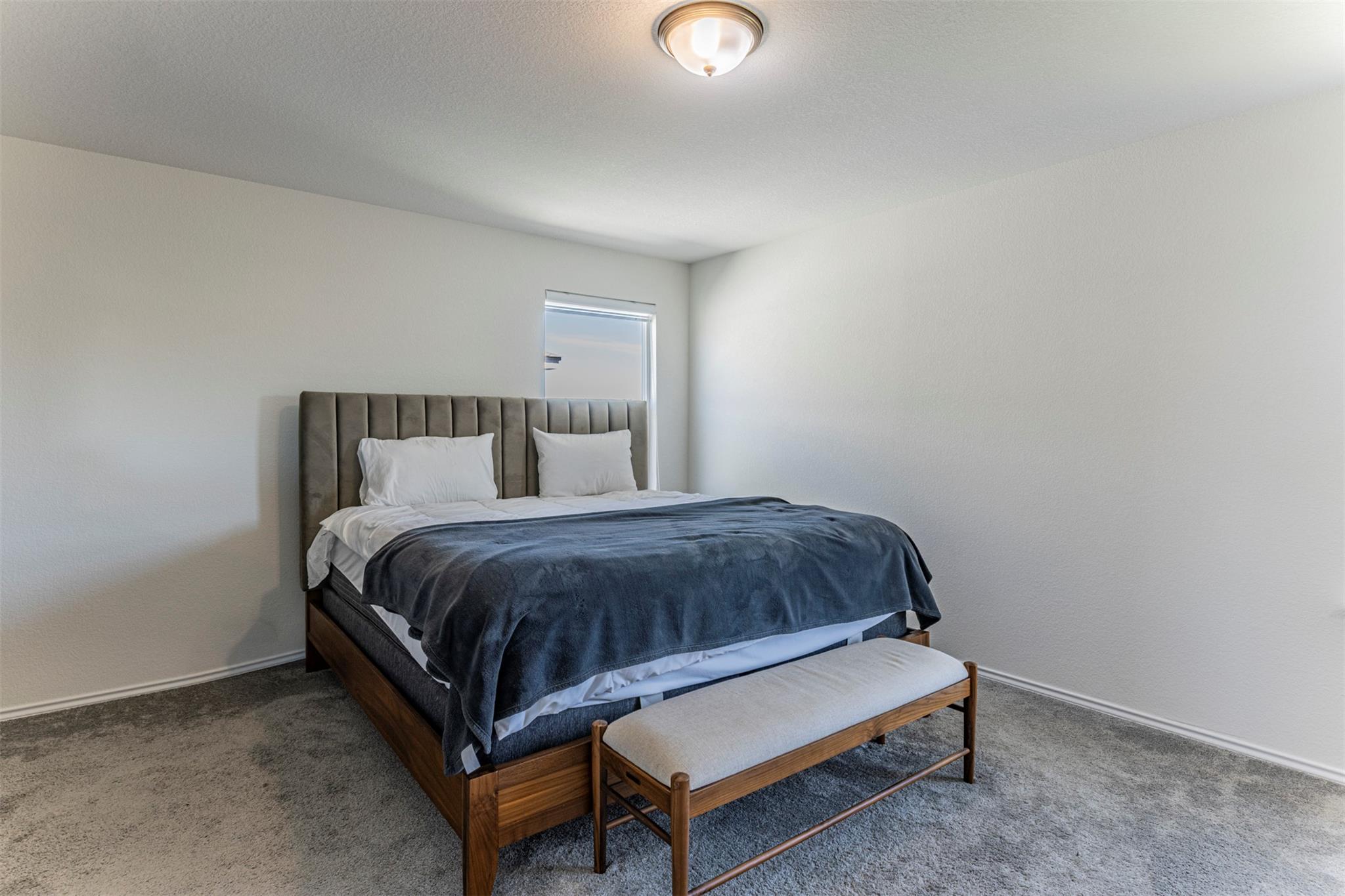 728 Bailey Park Dr, Jarrell, TX 76537