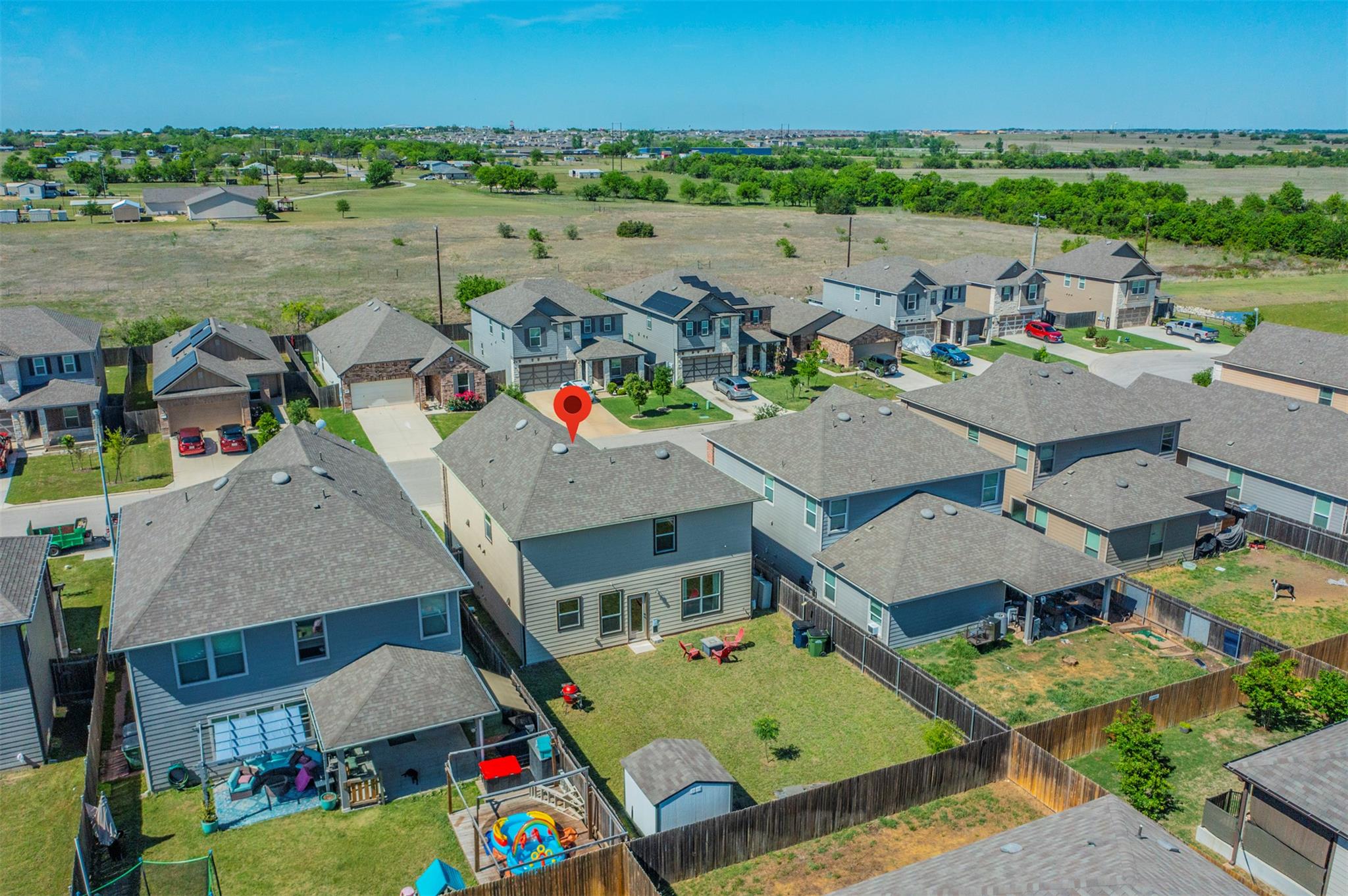 728 Bailey Park Dr, Jarrell, TX 76537