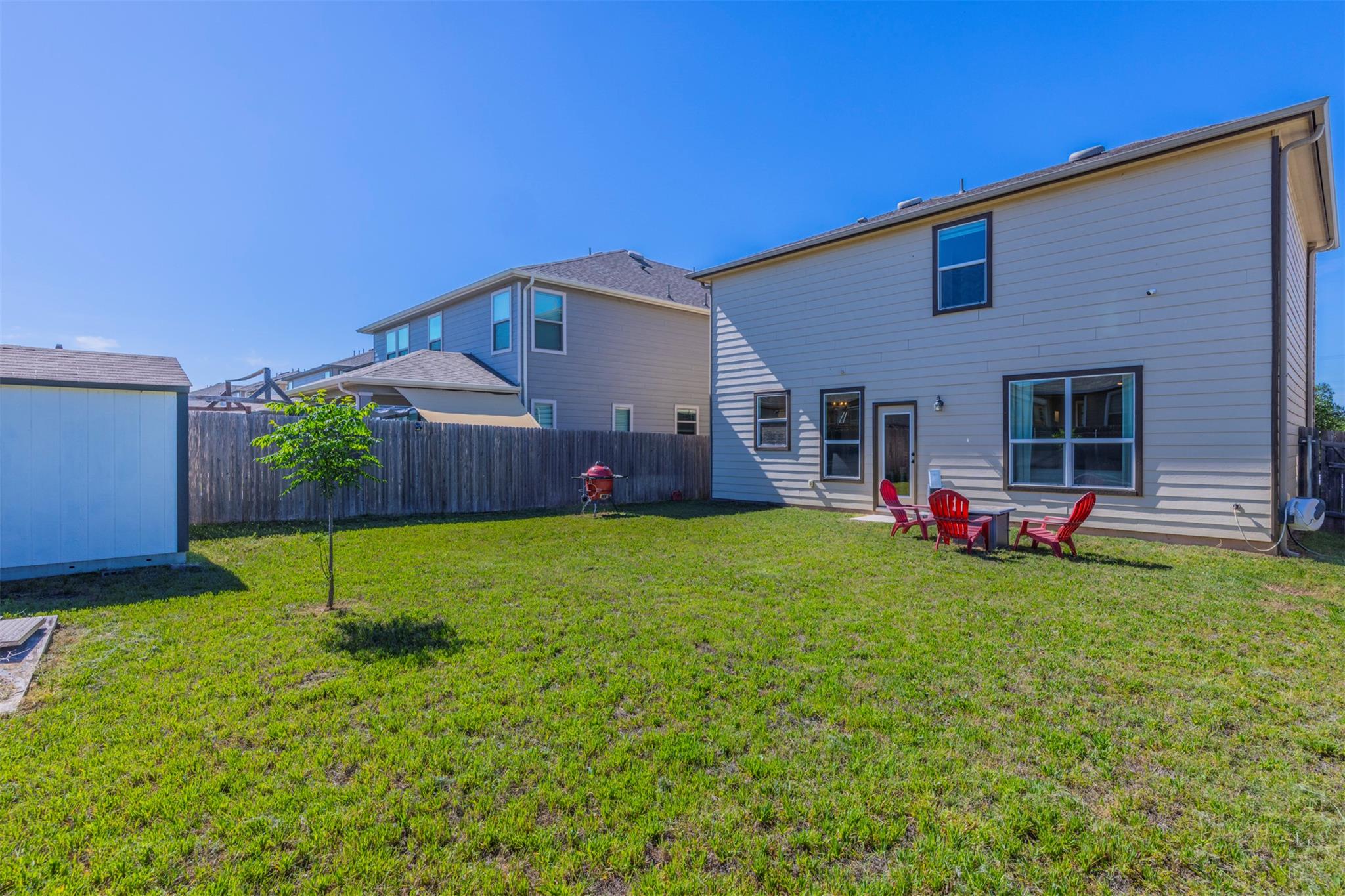 728 Bailey Park Dr, Jarrell, TX 76537