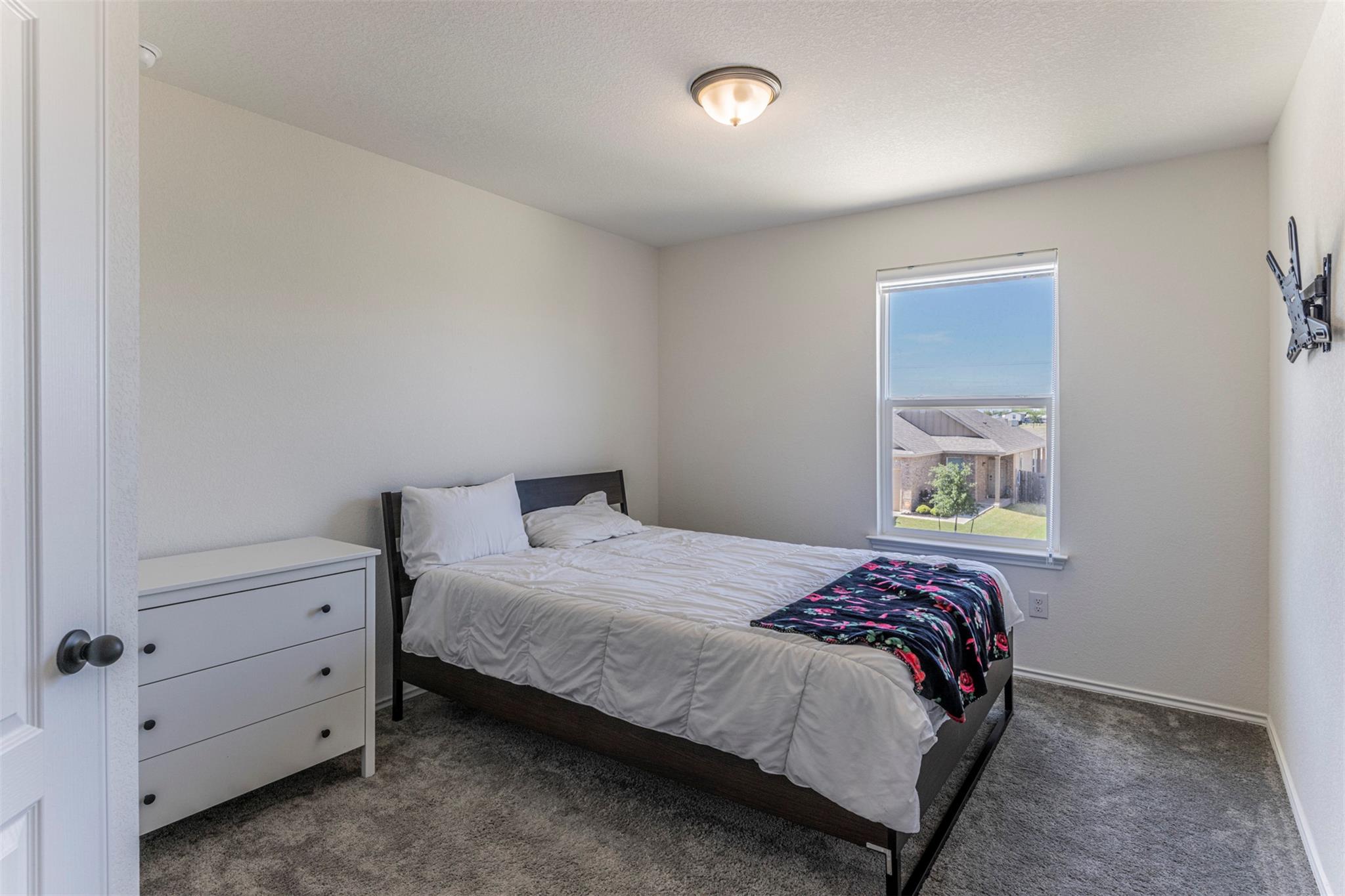 728 Bailey Park Dr, Jarrell, TX 76537