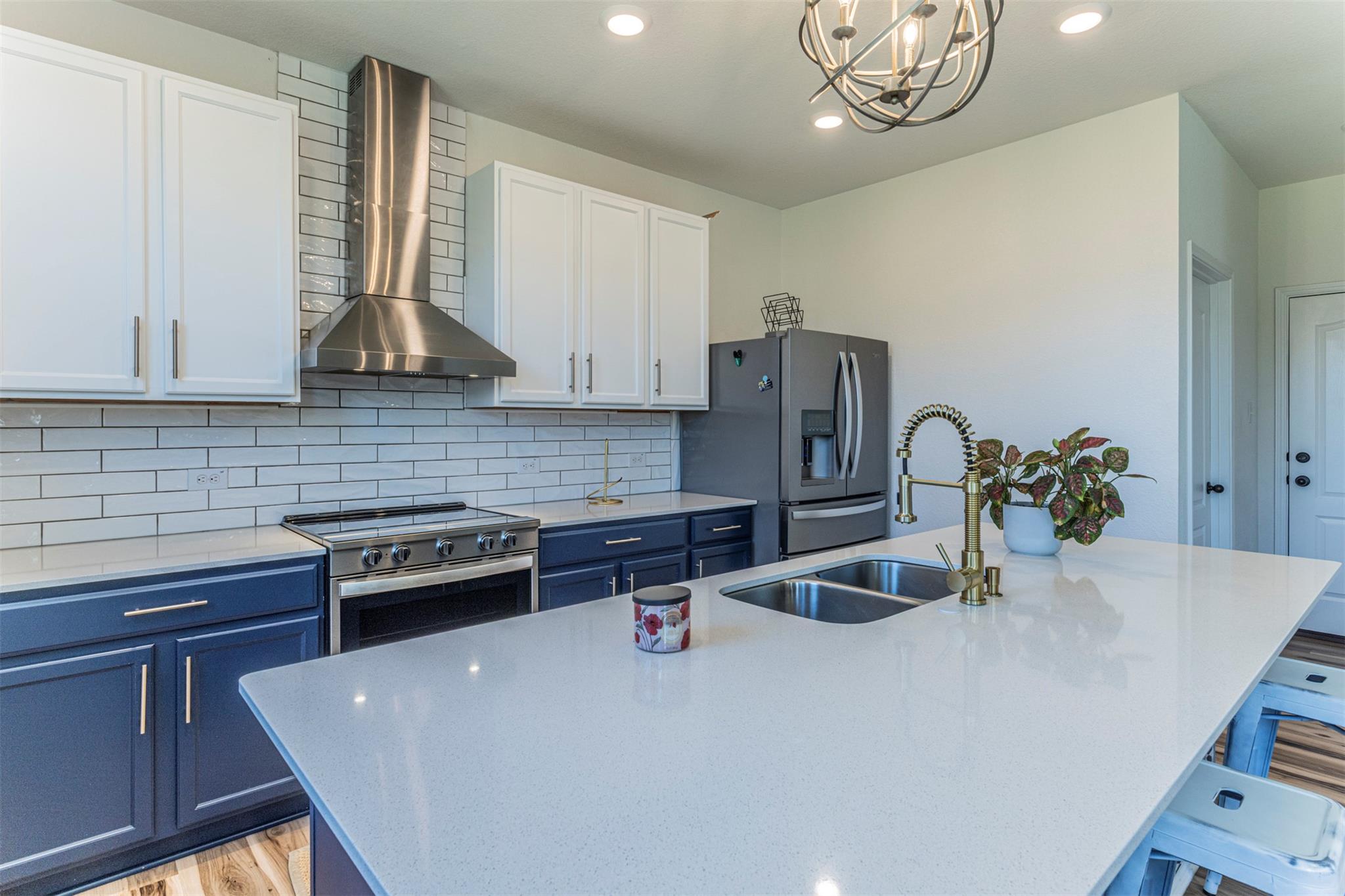 728 Bailey Park Dr, Jarrell, TX 76537