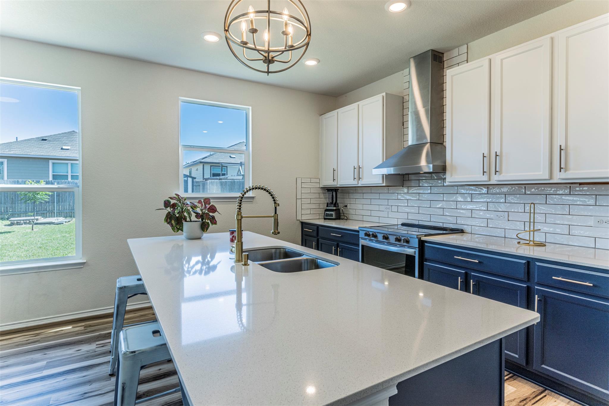 728 Bailey Park Dr, Jarrell, TX 76537