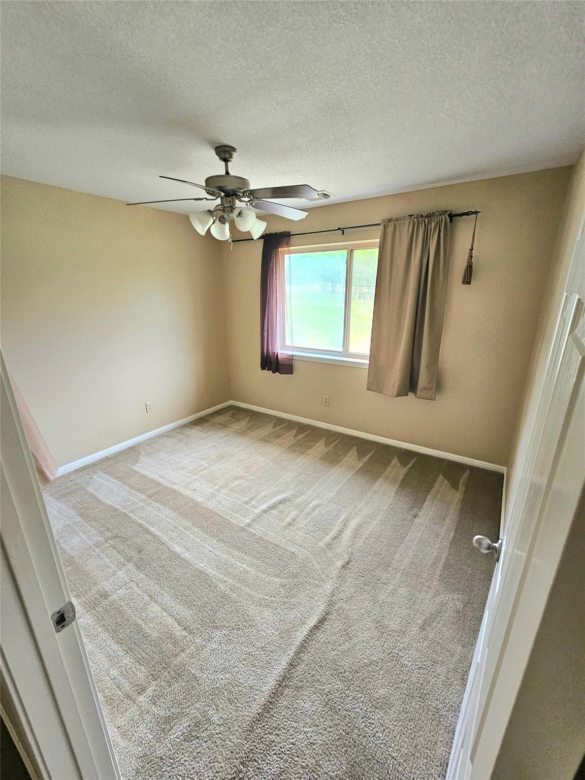 208 Settlers Ridge Rdg, Bertram, TX 78605