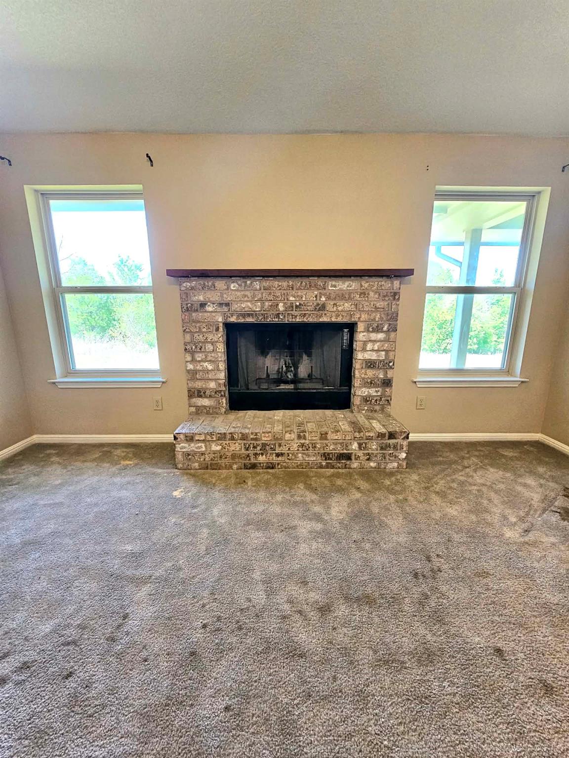 208 Settlers Ridge Rdg, Bertram, TX 78605