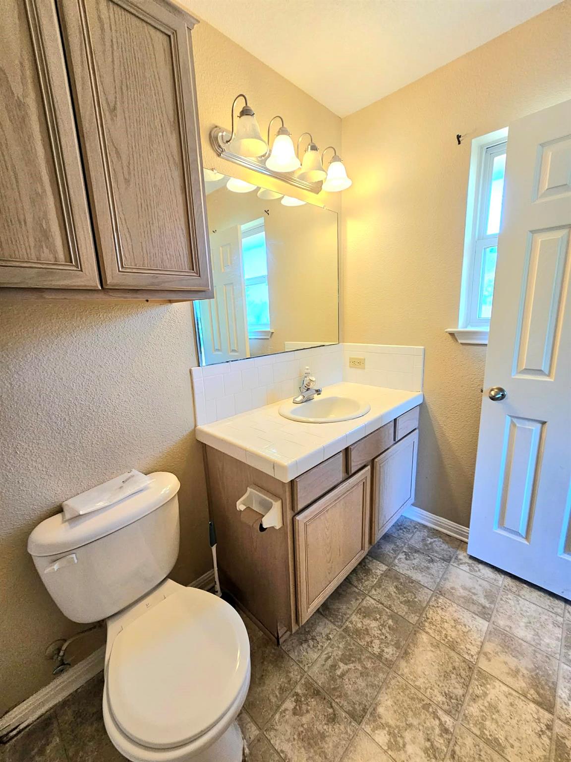 208 Settlers Ridge Rdg, Bertram, TX 78605