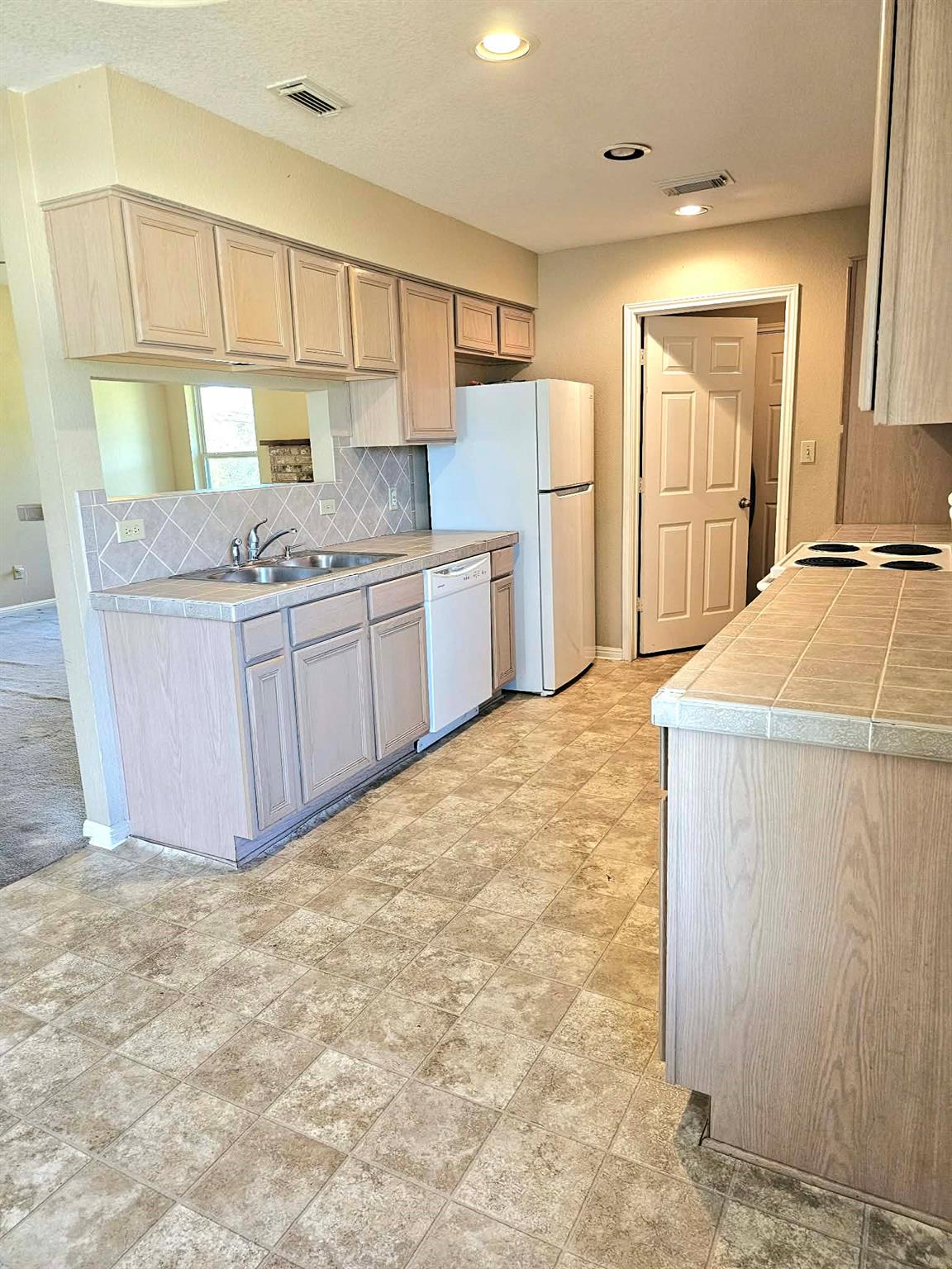 208 Settlers Ridge Rdg, Bertram, TX 78605