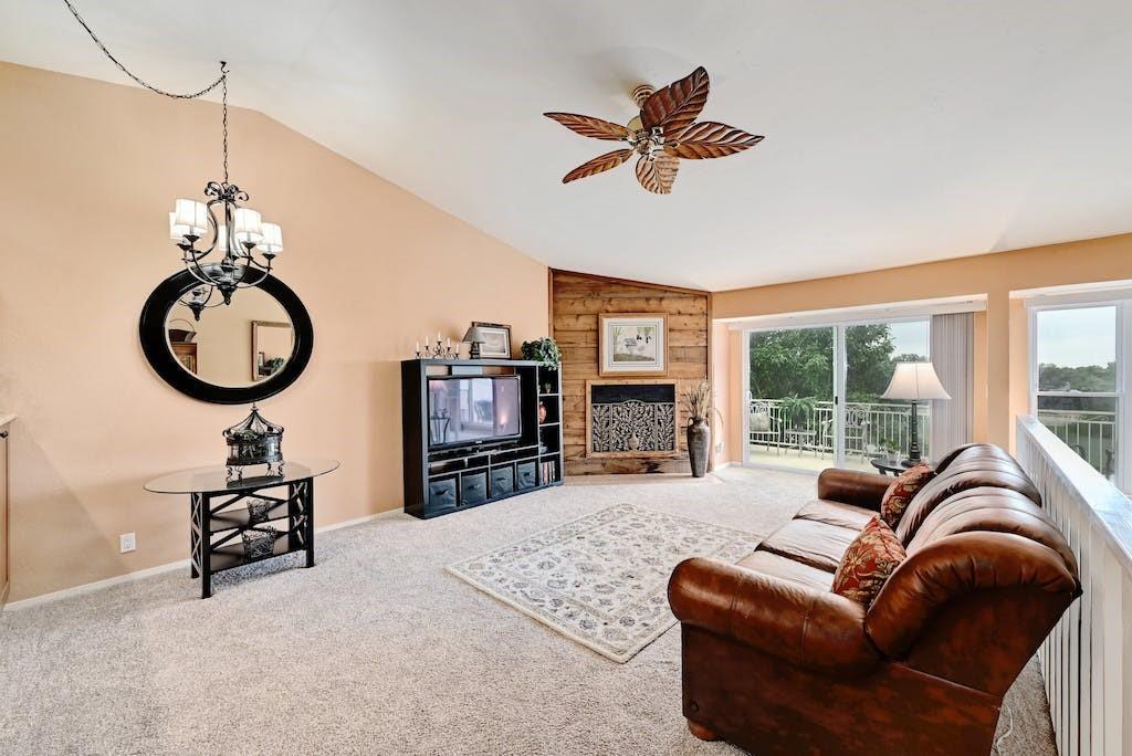 200 Full Moon # 3, Horseshoe Bay, TX 78657