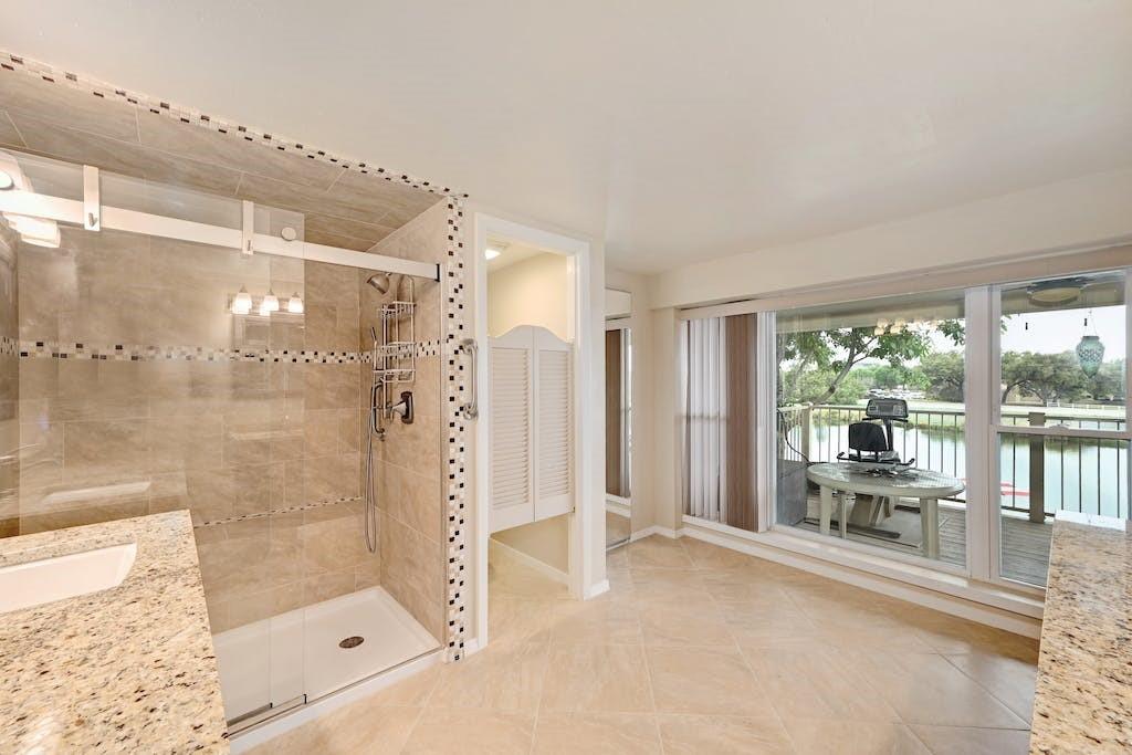 200 Full Moon # 3, Horseshoe Bay, TX 78657