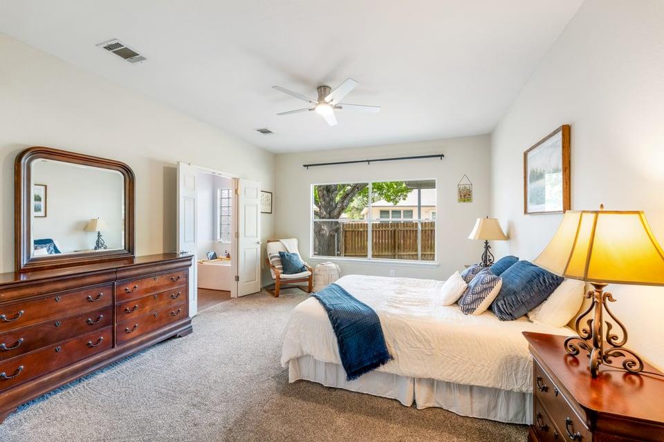 1112 CLYDE BANK Cv, Pflugerville, TX 78660