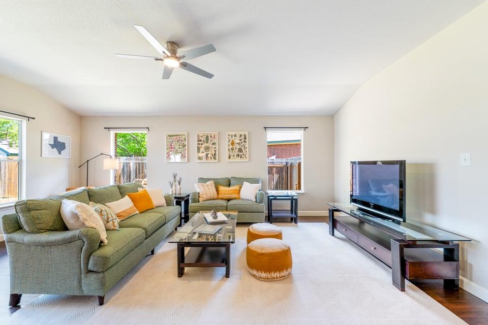 1112 CLYDE BANK Cv, Pflugerville, TX 78660