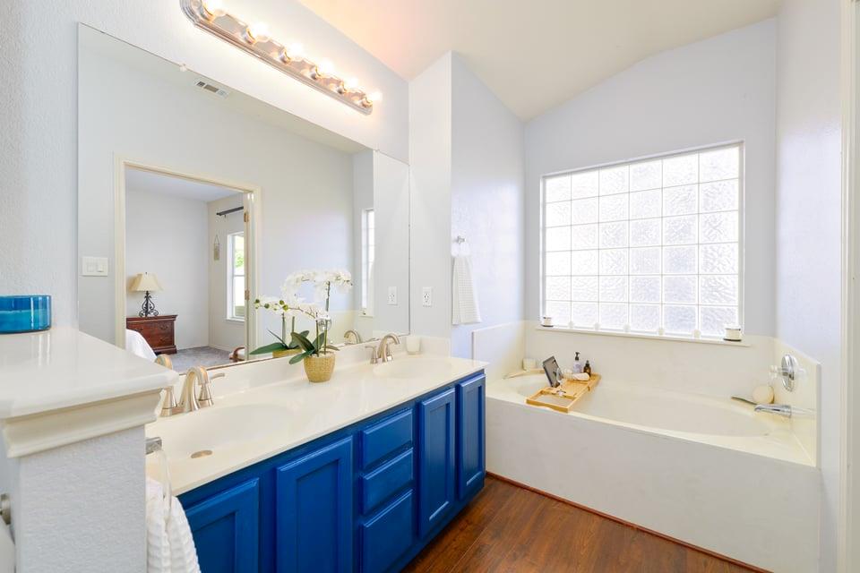 1112 CLYDE BANK Cv, Pflugerville, TX 78660