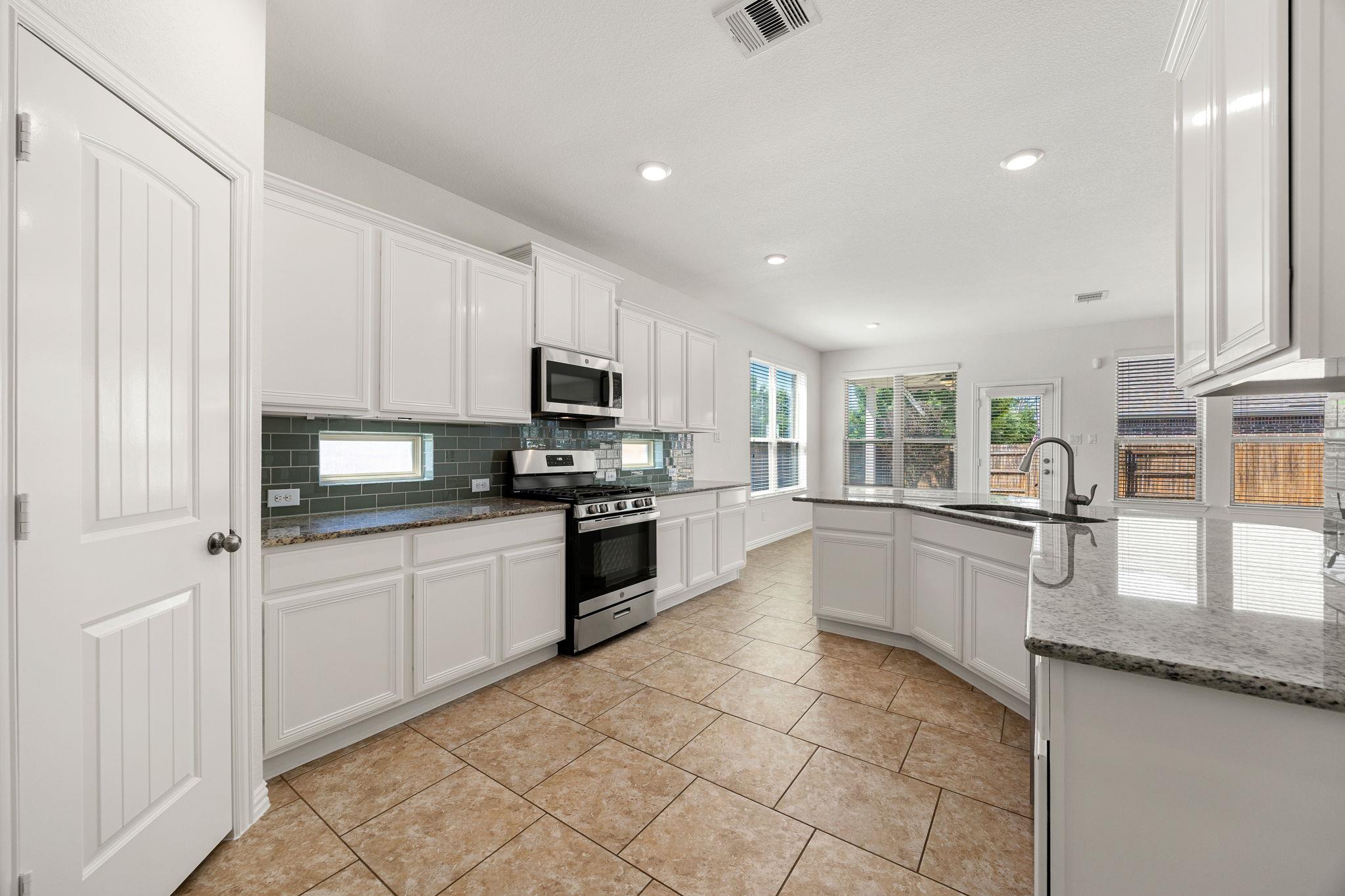 4032 Flowstone Ln, Round Rock, TX 78681