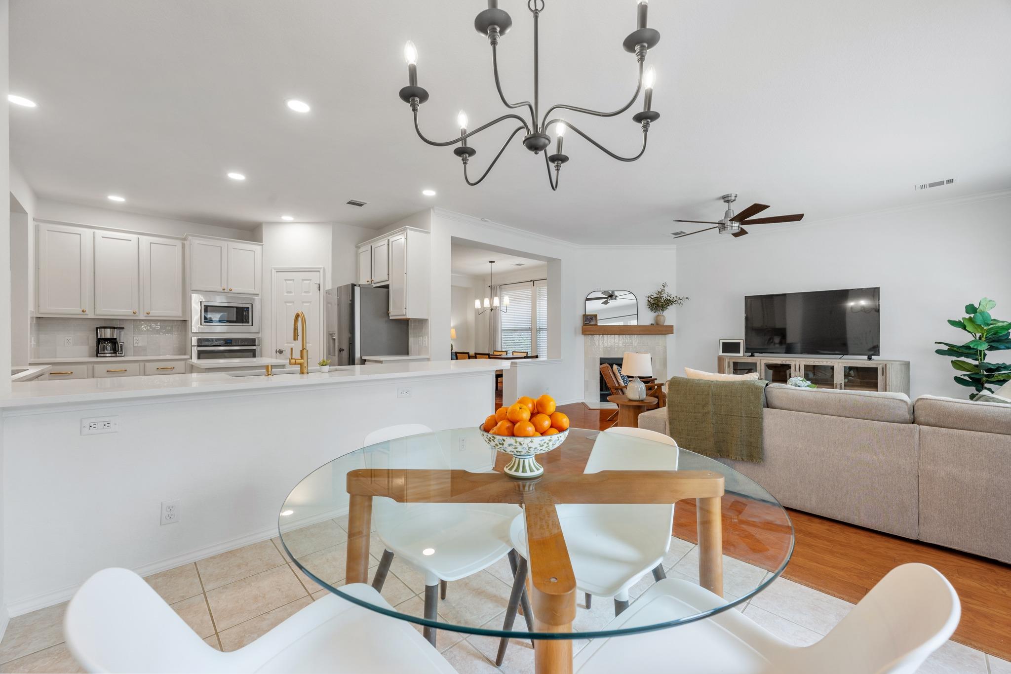 11817 Lake Stone Dr, Austin, TX 78738