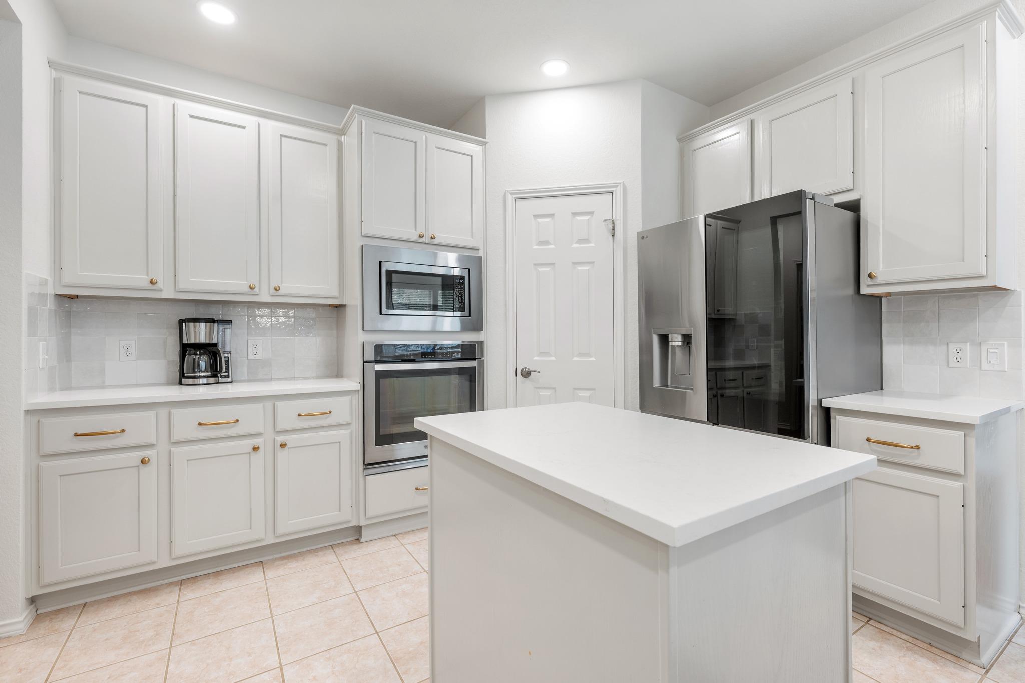 11817 Lake Stone Dr, Austin, TX 78738