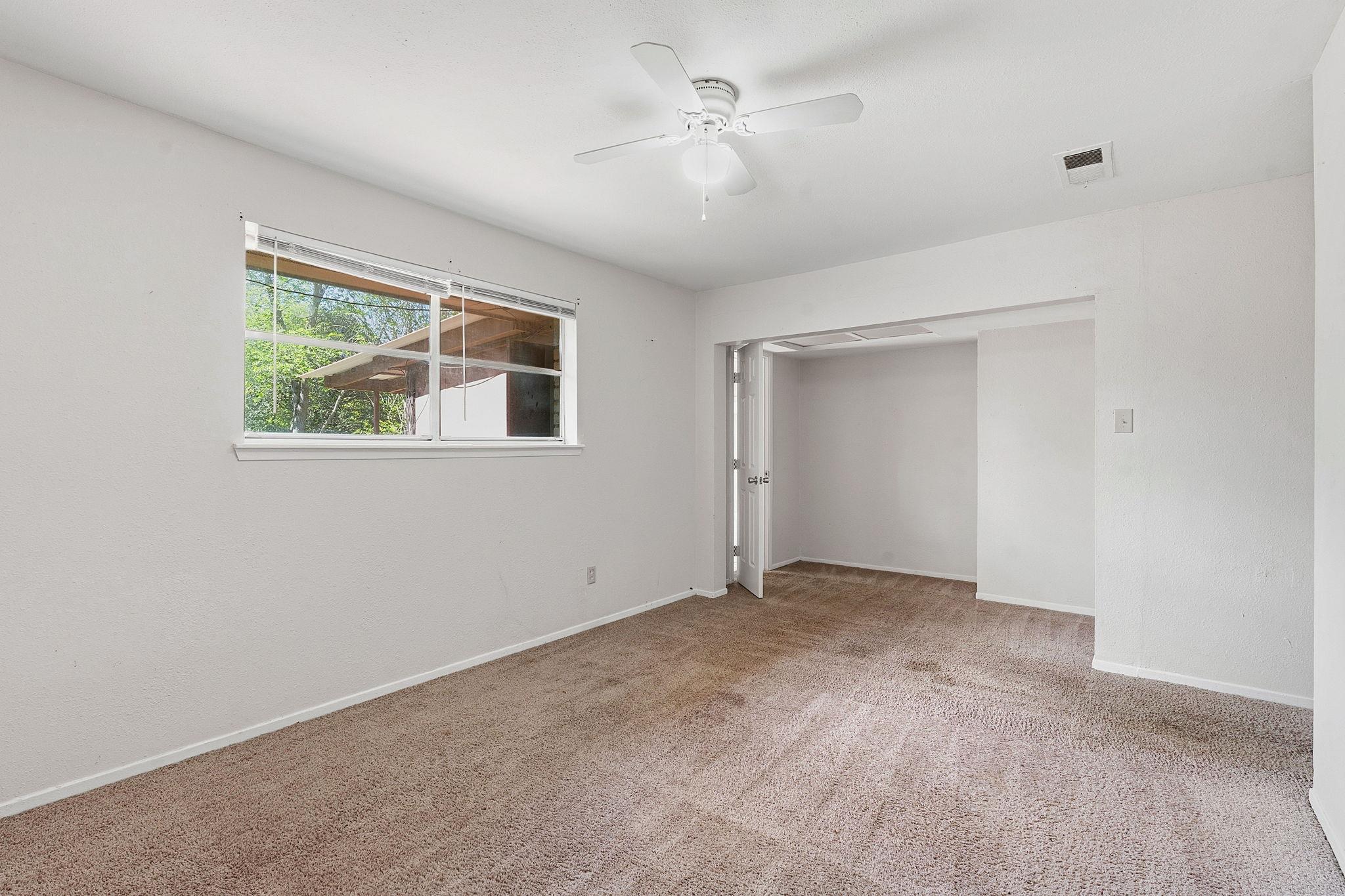 213 Indian Oak Dr, Bastrop, TX 78602