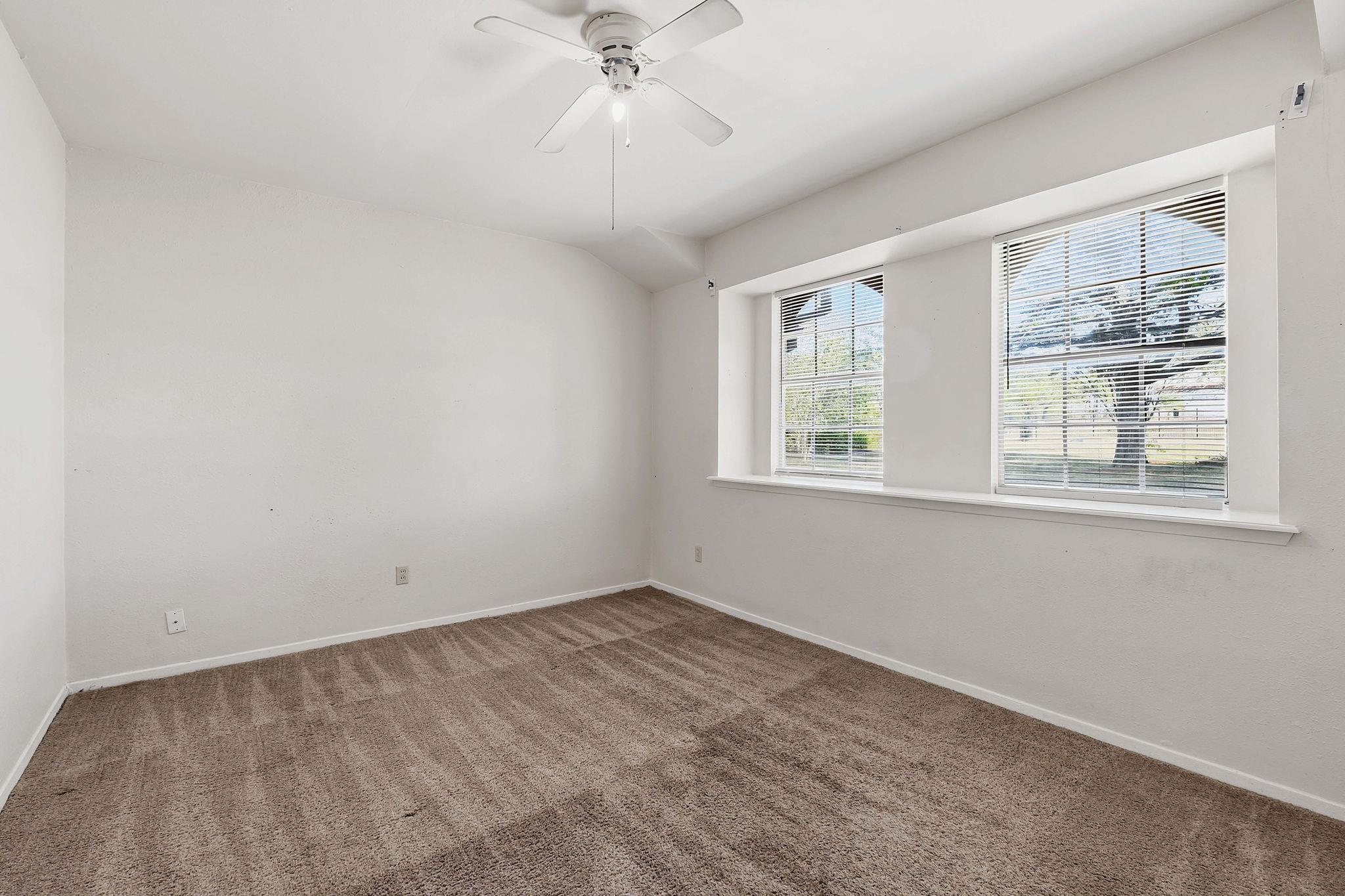 213 Indian Oak Dr, Bastrop, TX 78602