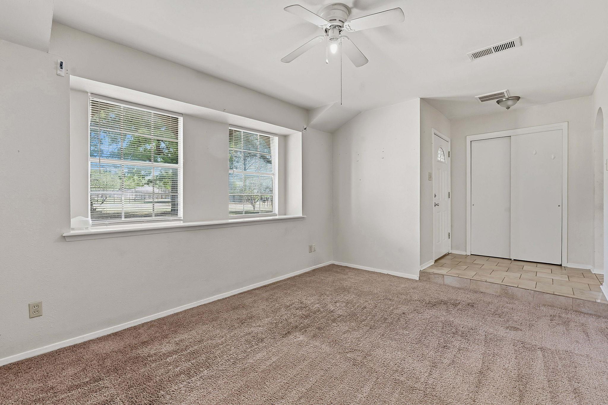 213 Indian Oak Dr, Bastrop, TX 78602