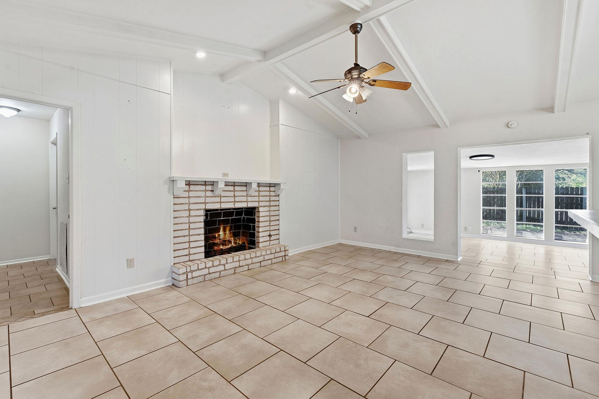 213 Indian Oak Dr, Bastrop, TX 78602