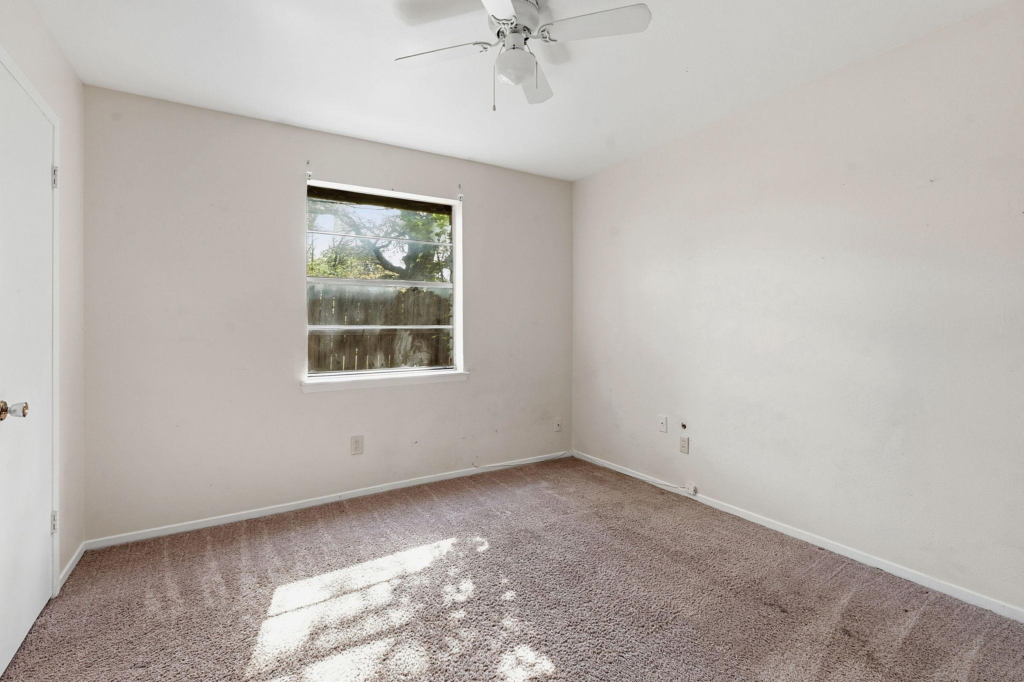 213 Indian Oak Dr, Bastrop, TX 78602