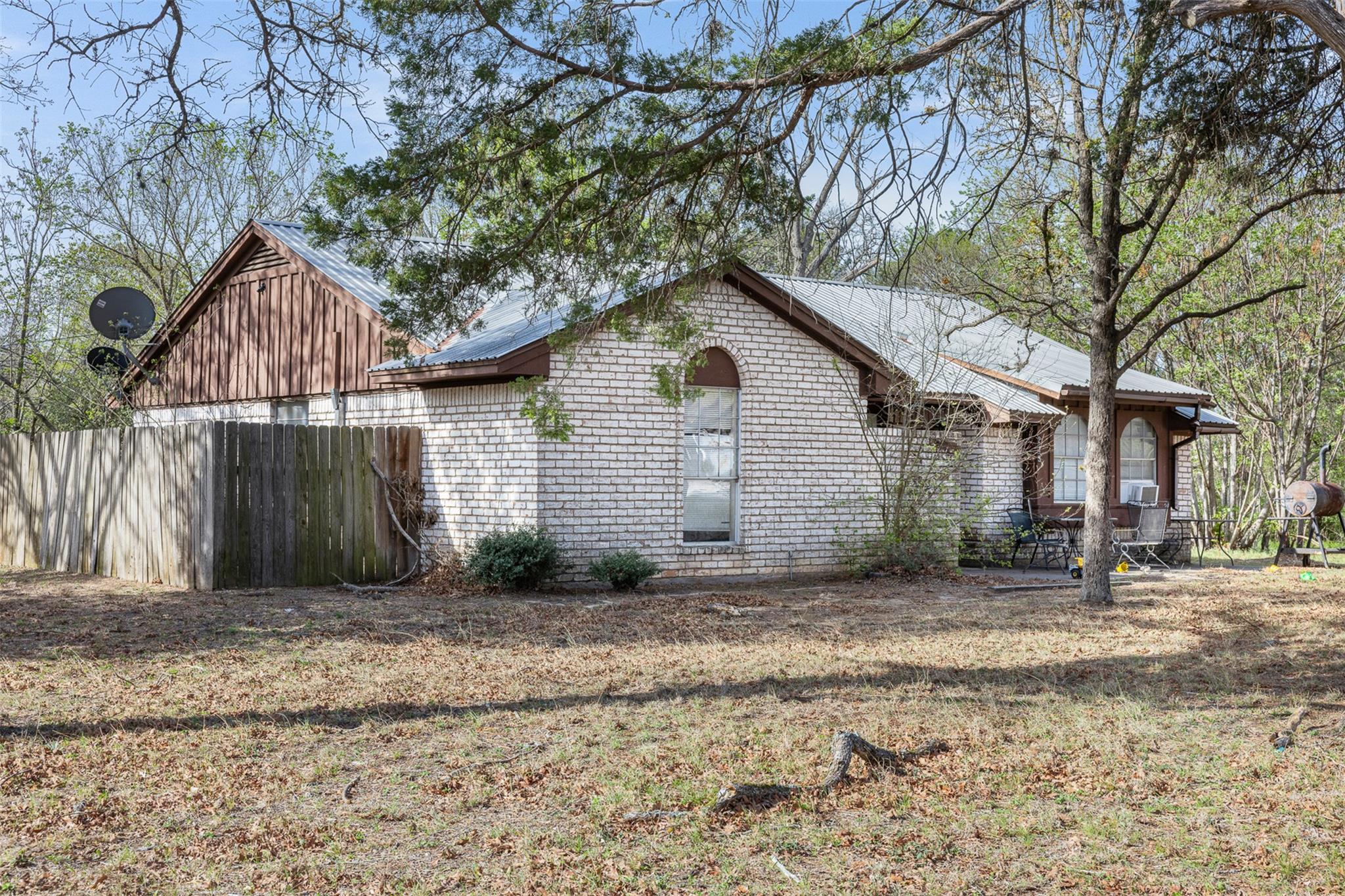 213 Indian Oak Dr, Bastrop, TX 78602