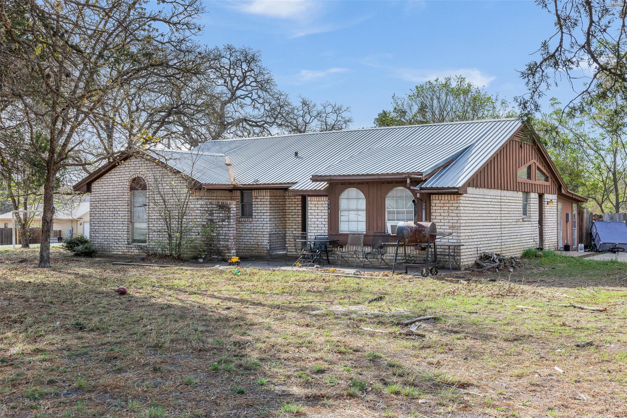 213 Indian Oak Dr, Bastrop, TX 78602