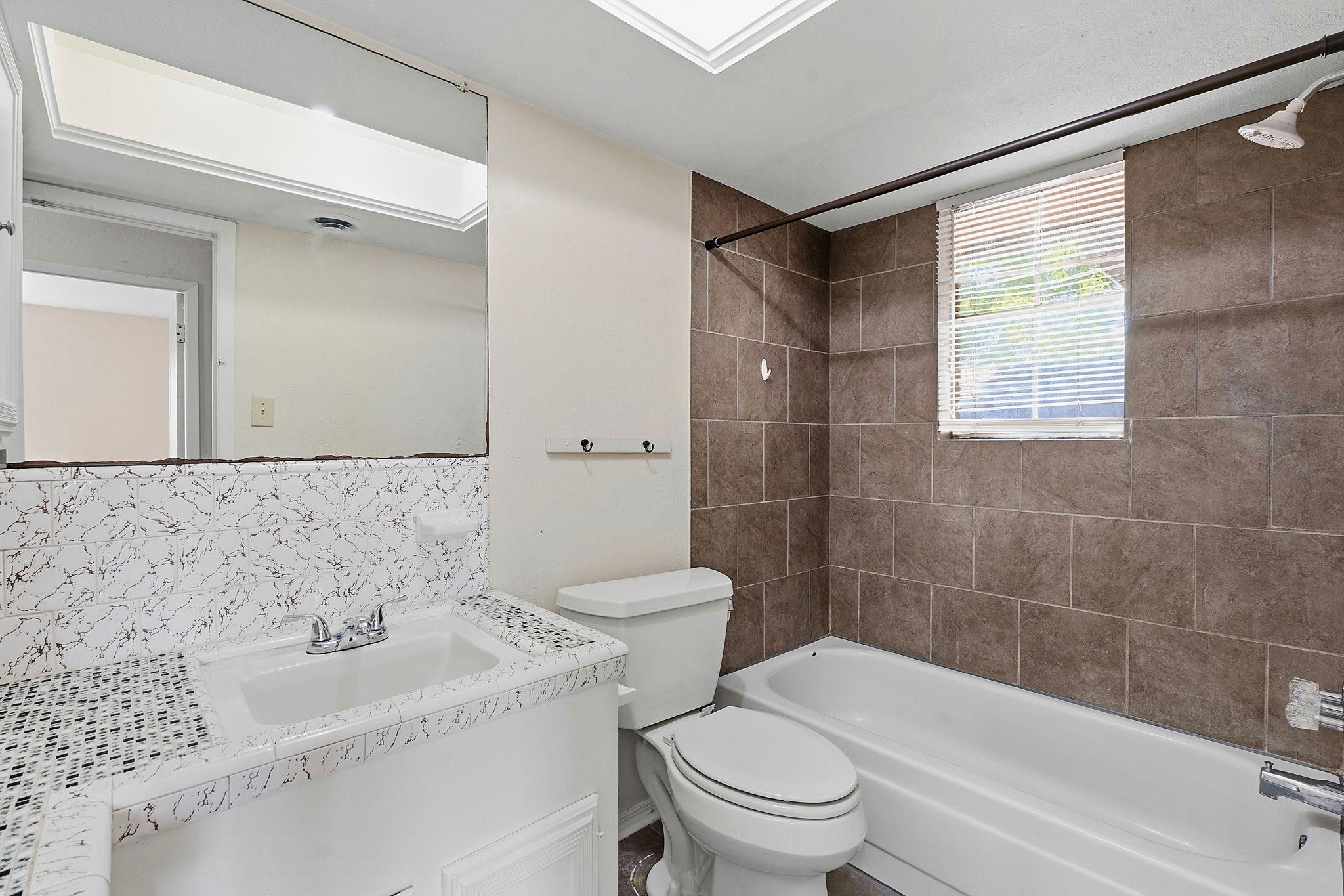 213 Indian Oak Dr, Bastrop, TX 78602