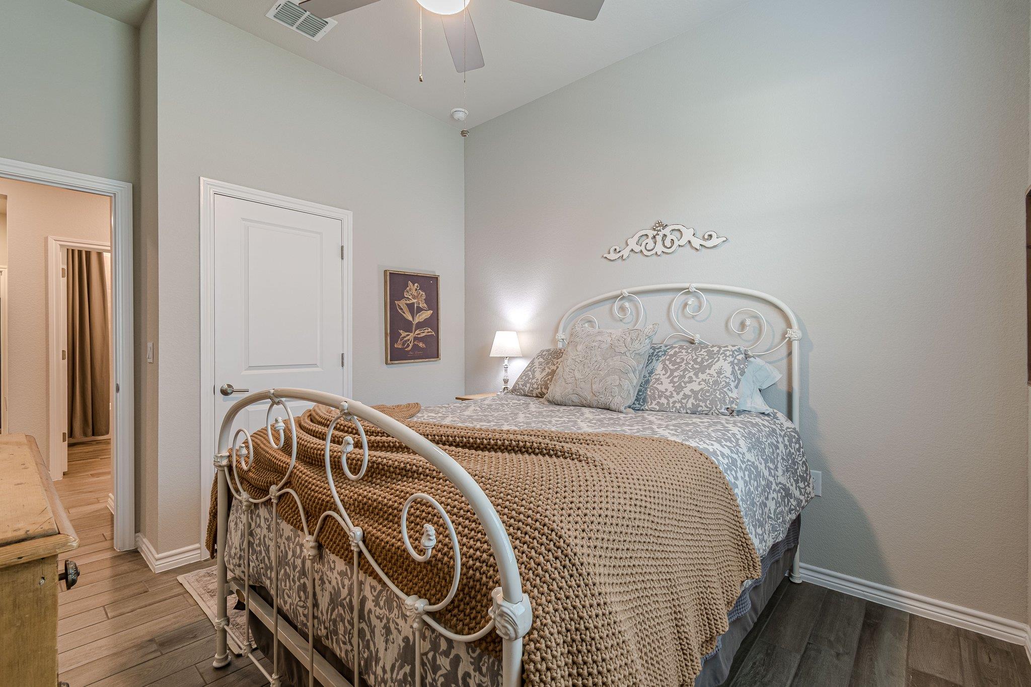 138 Harborside Dr # 101, San Marcos, TX 78666