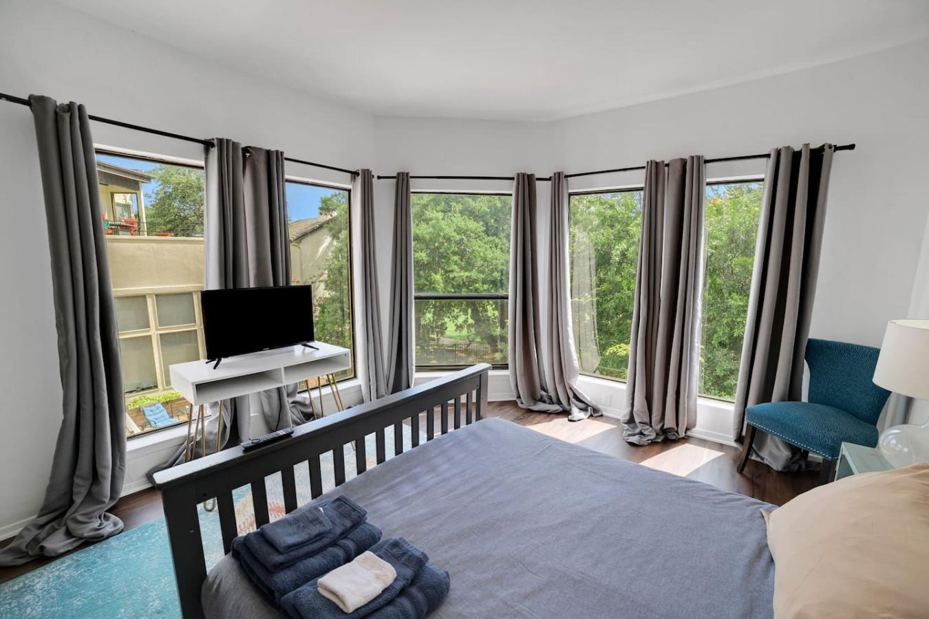 1 Crystal Springs Court Ct # H, The Hills, TX 78738