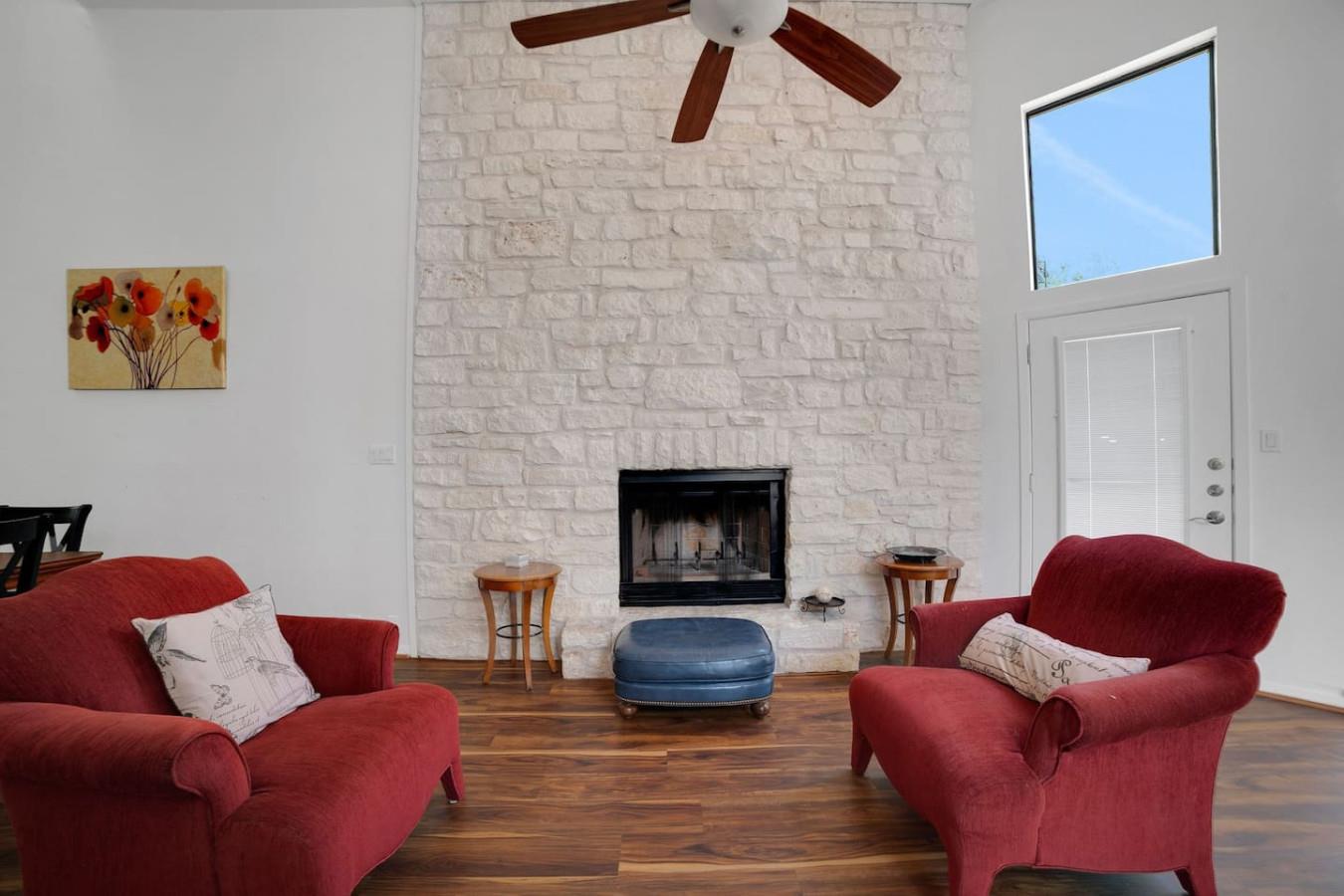 1 Crystal Springs Court Ct # H, The Hills, TX 78738