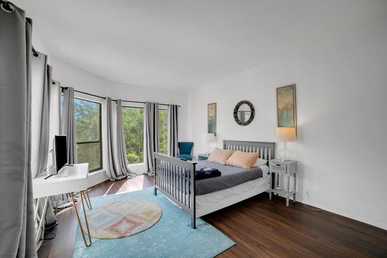 1 Crystal Springs Court Ct # H, The Hills, TX 78738