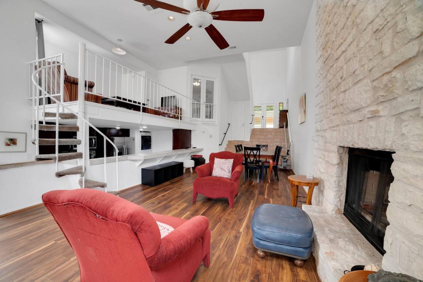 1 Crystal Springs Court Ct # H, The Hills, TX 78738