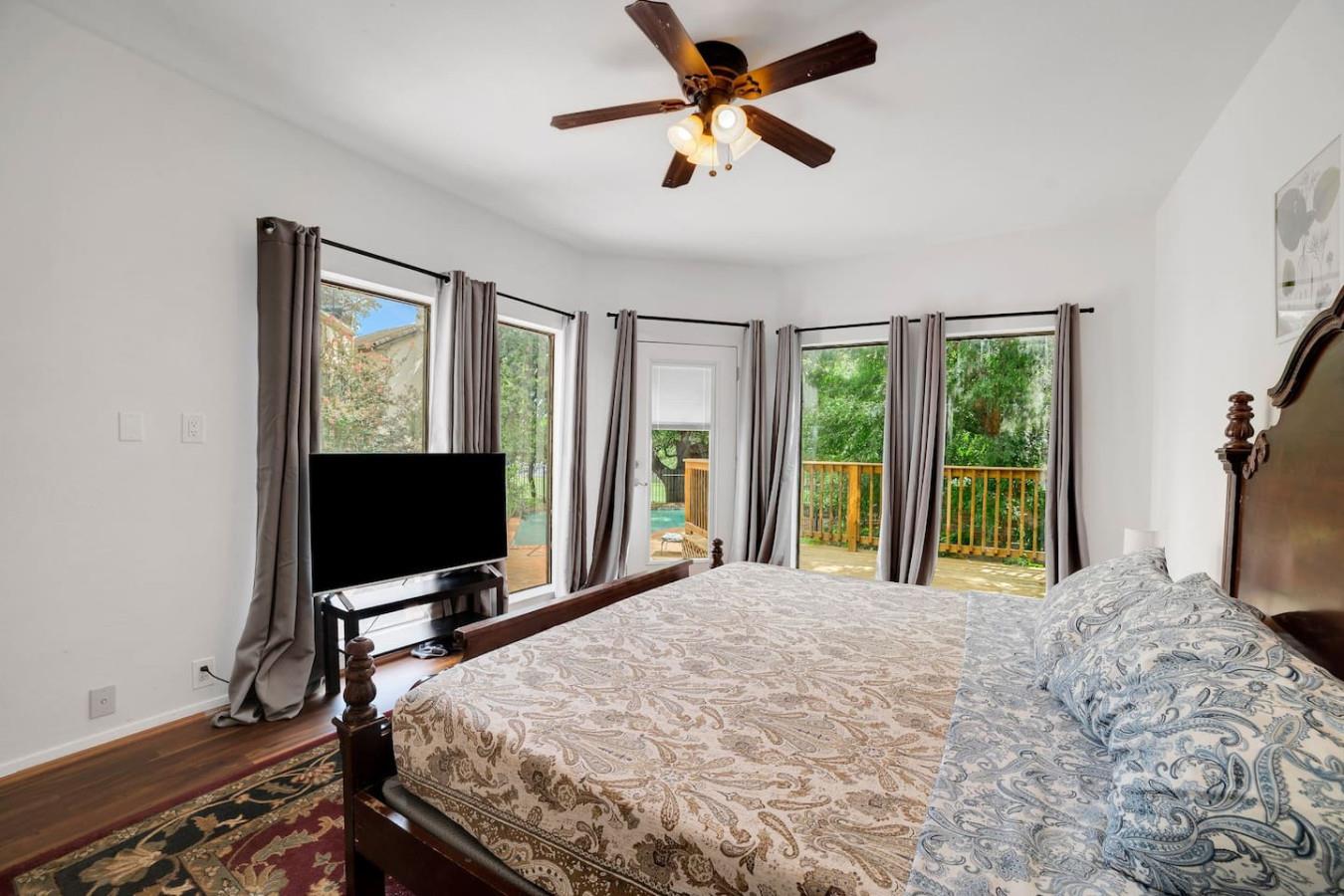 1 Crystal Springs Court Ct # H, The Hills, TX 78738