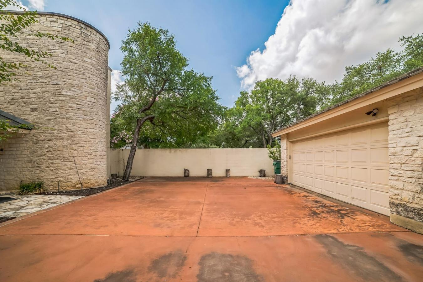 1 Crystal Springs Court Ct # H, The Hills, TX 78738