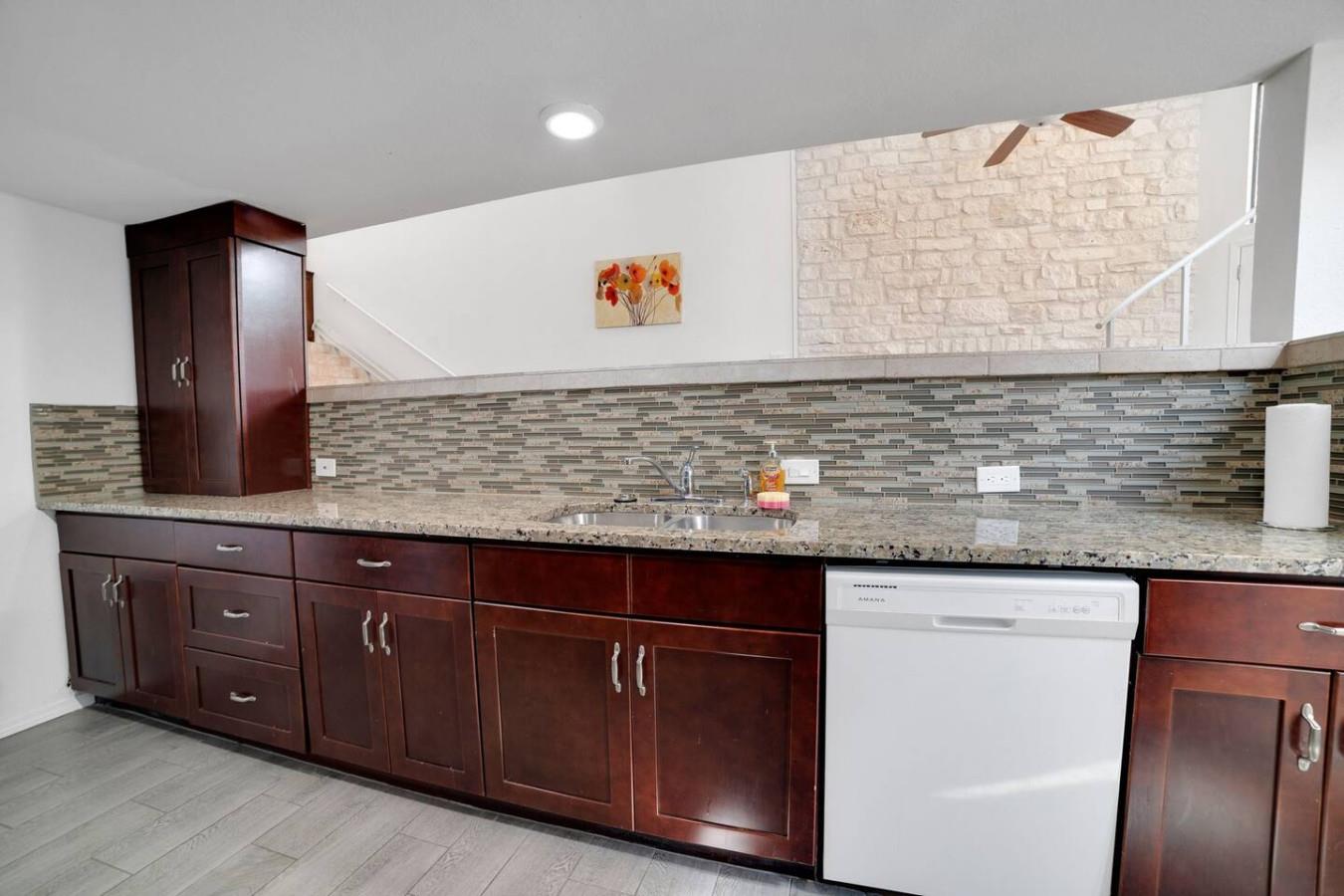 1 Crystal Springs Court Ct # H, The Hills, TX 78738