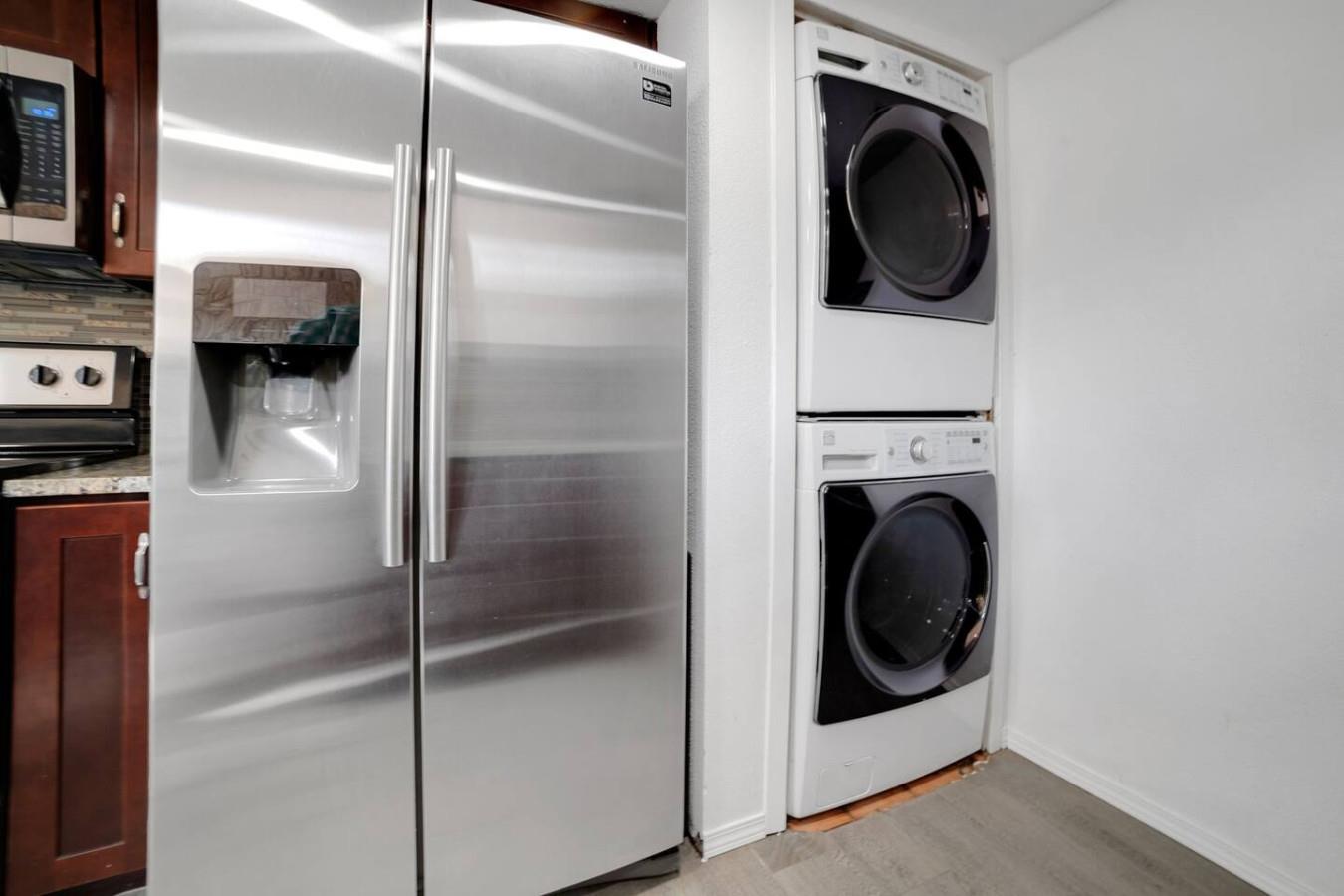 1 Crystal Springs Court Ct # H, The Hills, TX 78738