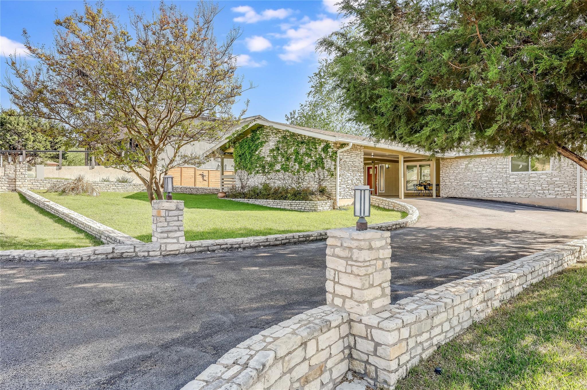 2802 Douglas Cv, Lago Vista, TX 78645