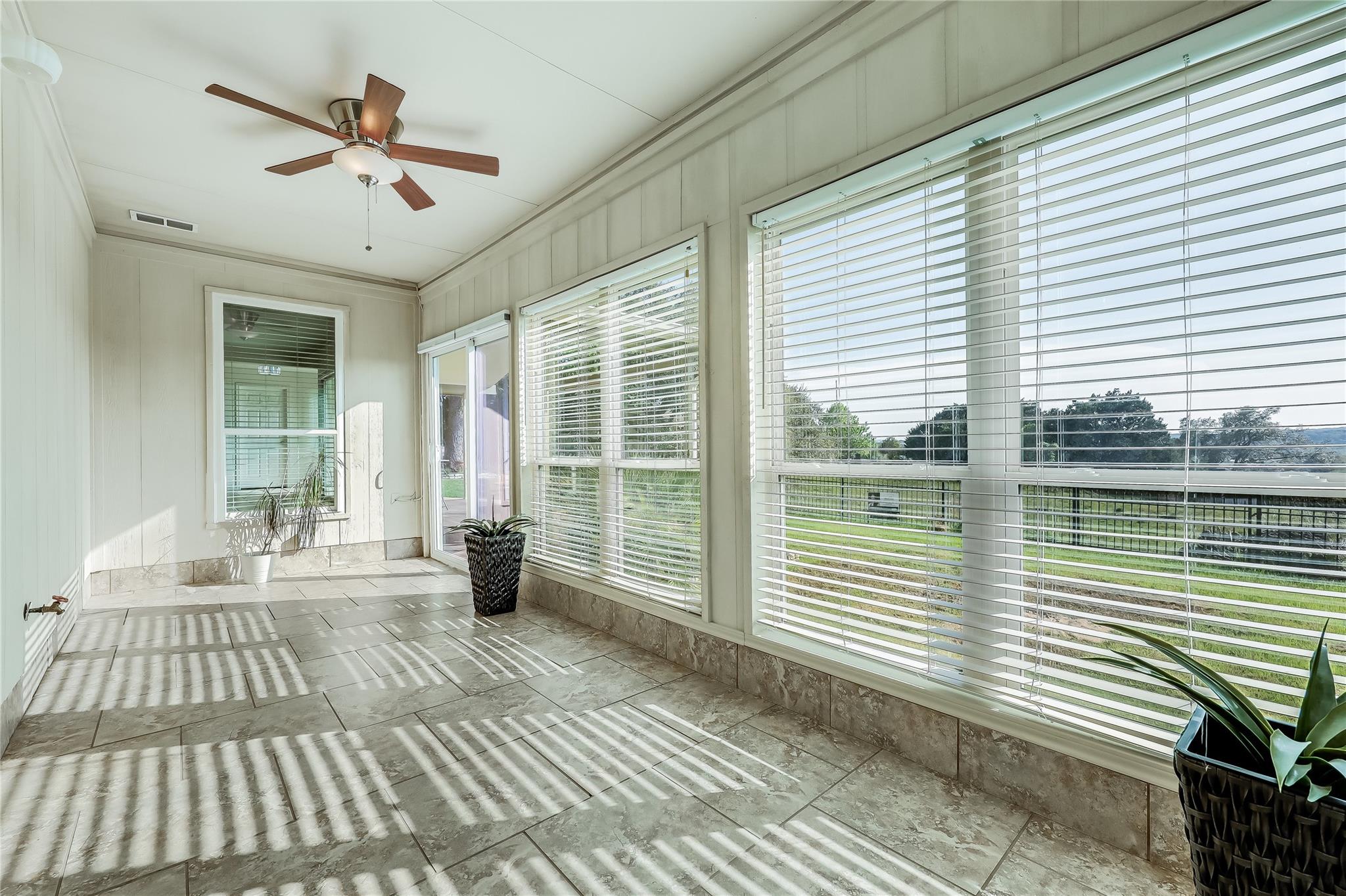 2802 Douglas Cv, Lago Vista, TX 78645