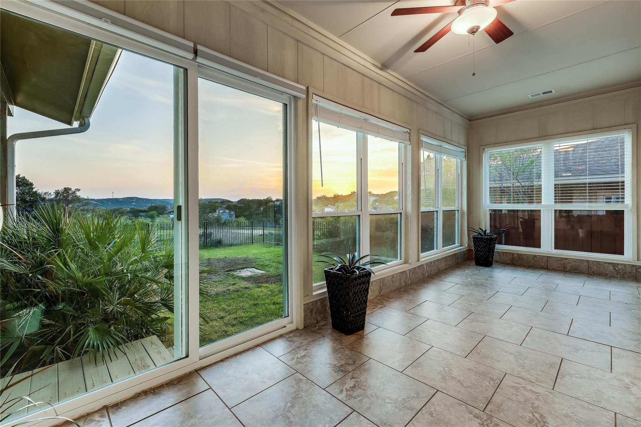 2802 Douglas Cv, Lago Vista, TX 78645