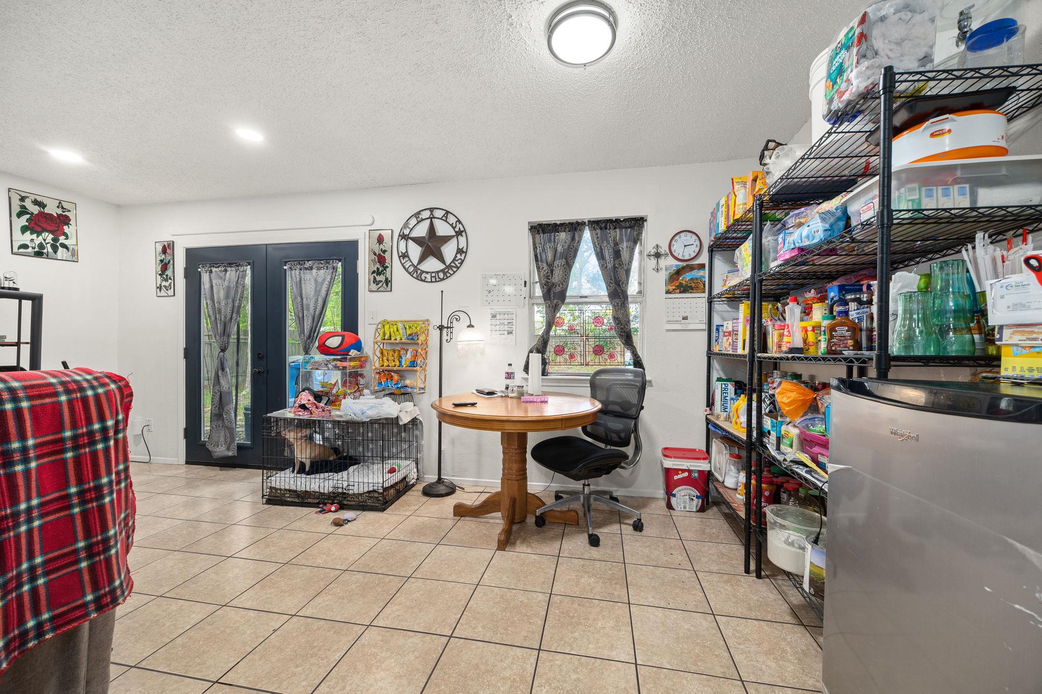 2412 E Stassney Ln, Austin, TX 78744