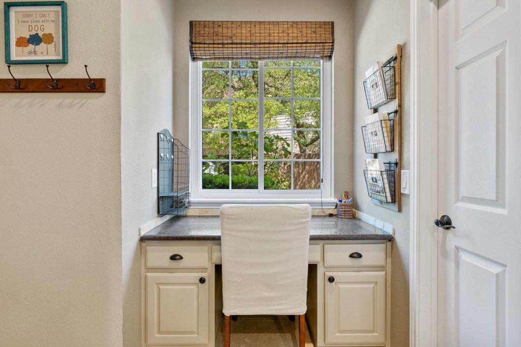 12424 Fairfax Ridge Pl, Austin, TX 78738