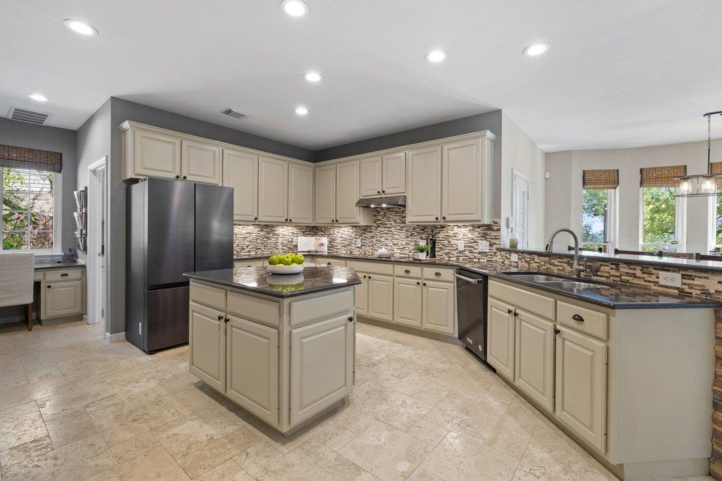 12424 Fairfax Ridge Pl, Austin, TX 78738